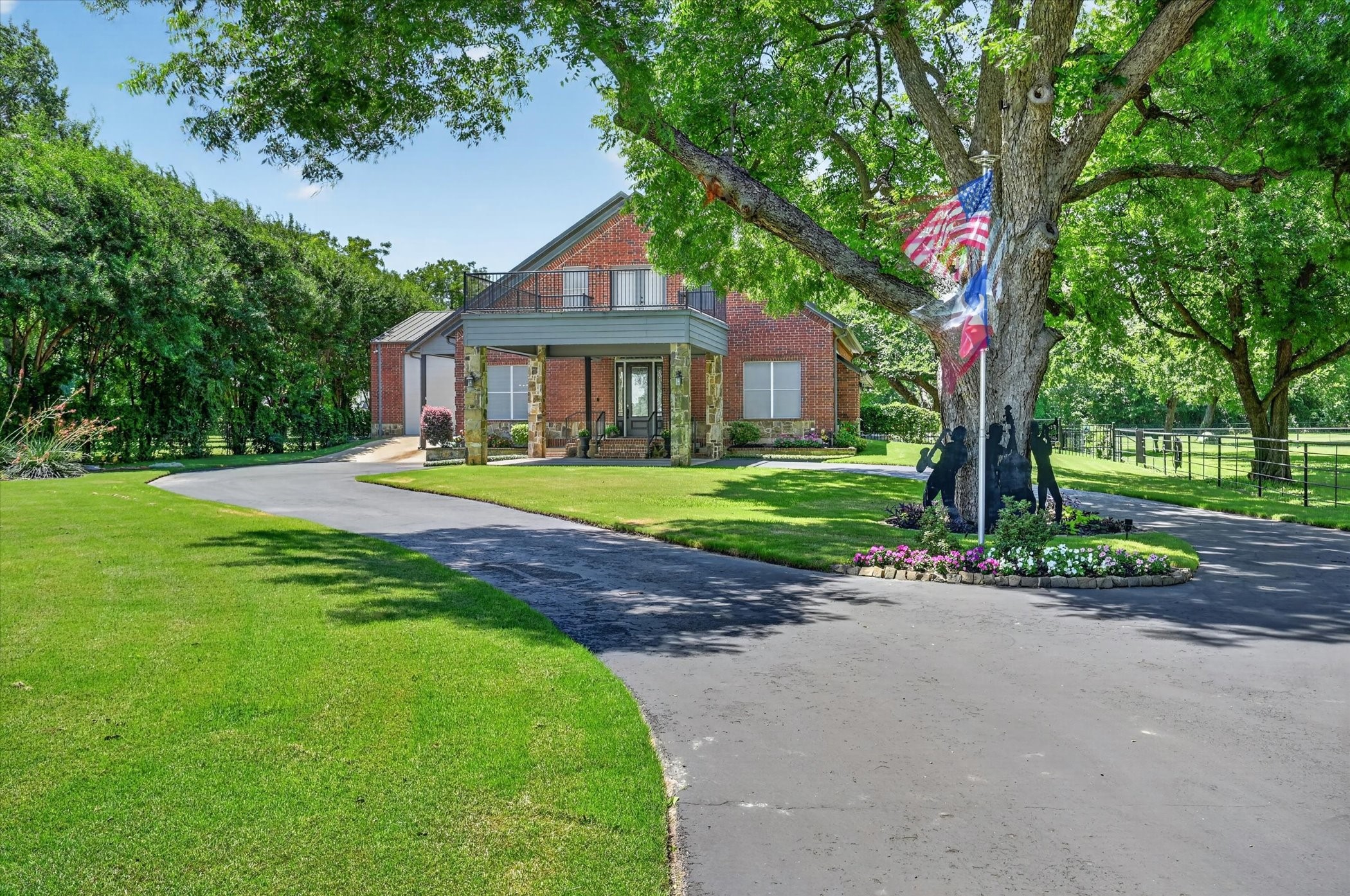 1290 Fox Lane