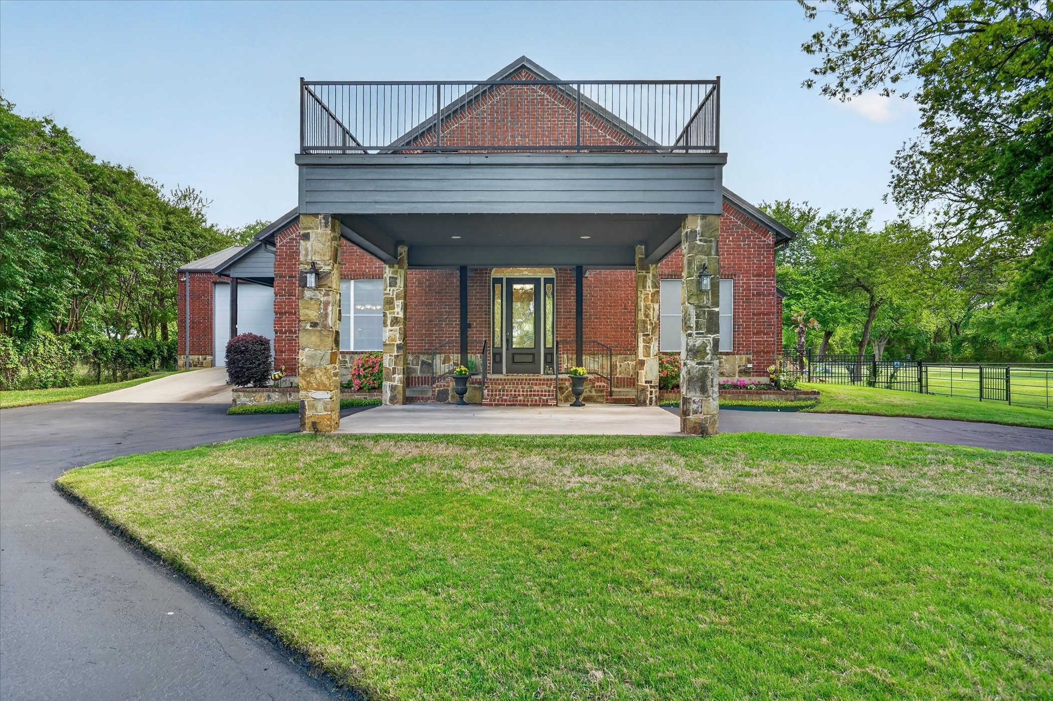 1290 Fox Lane