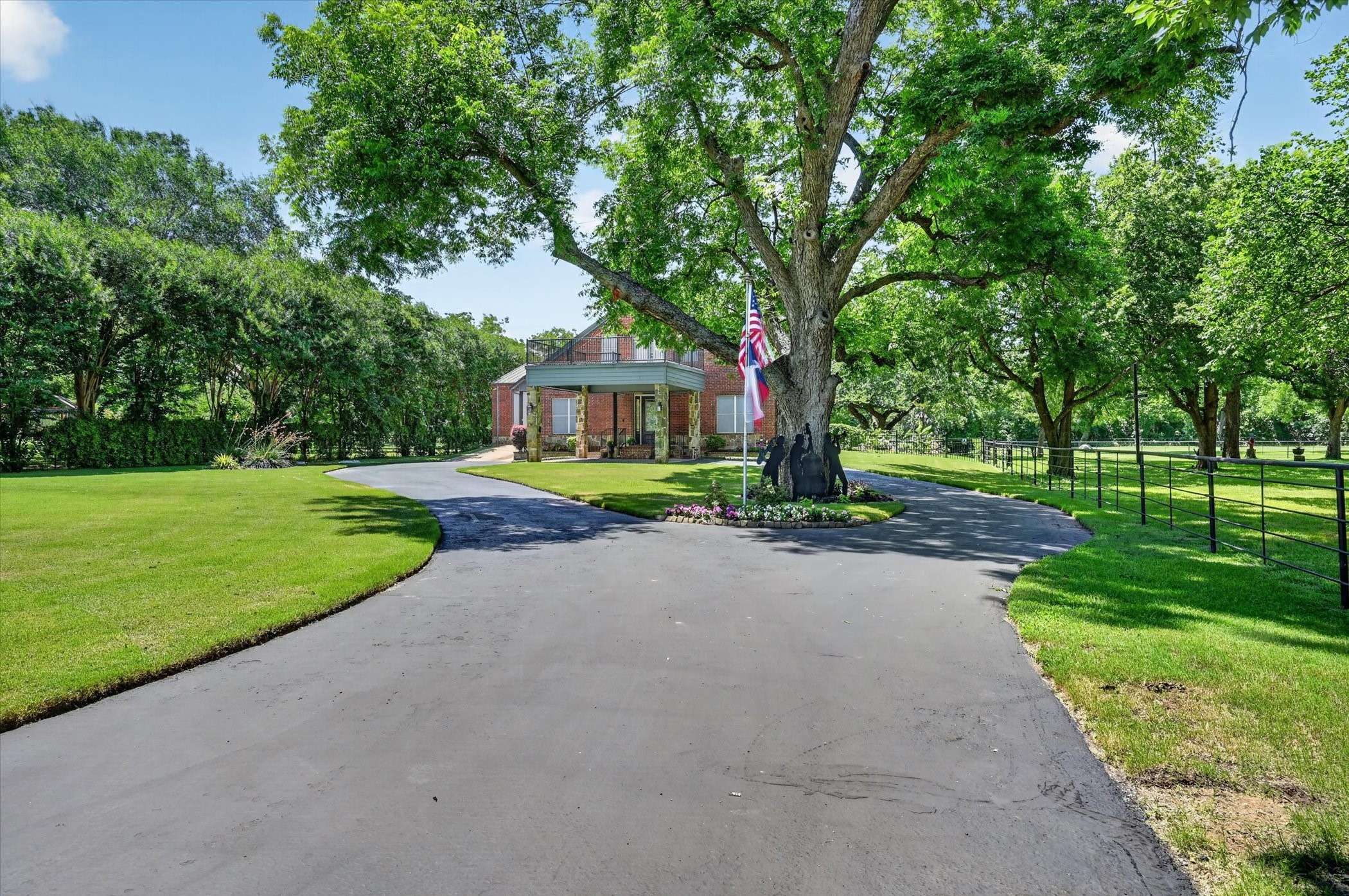 1290 Fox Lane