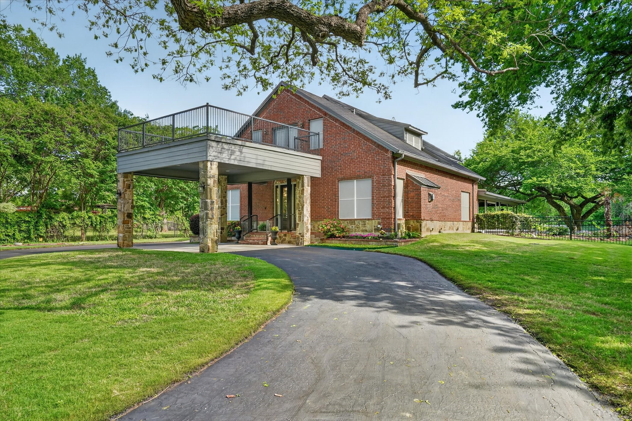 1290 Fox Lane