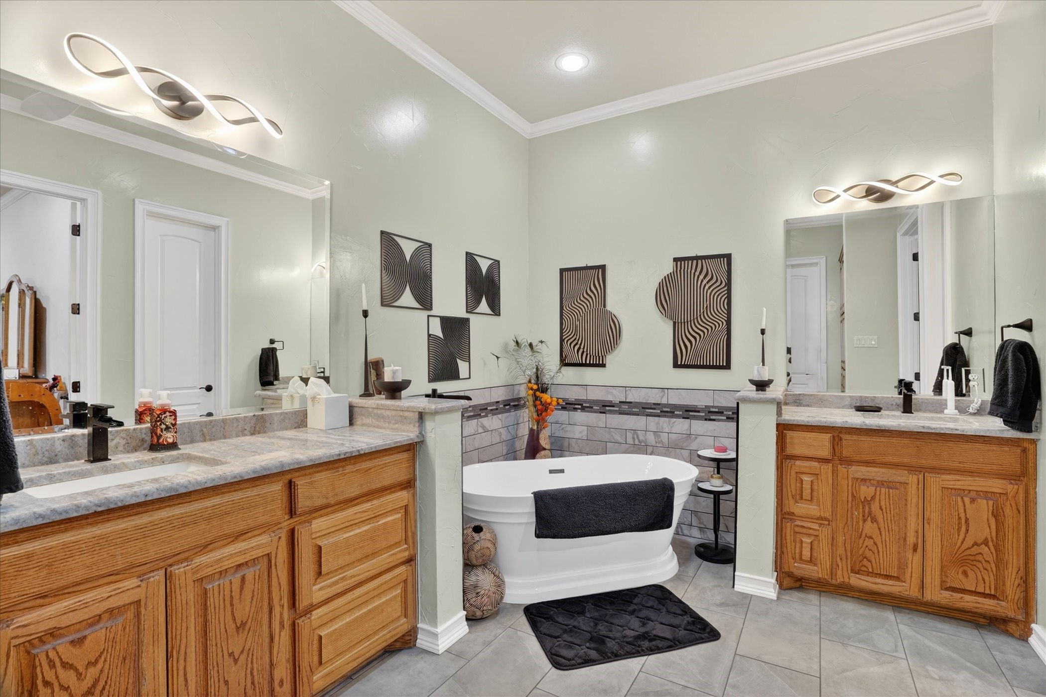 1290 Fox Lane