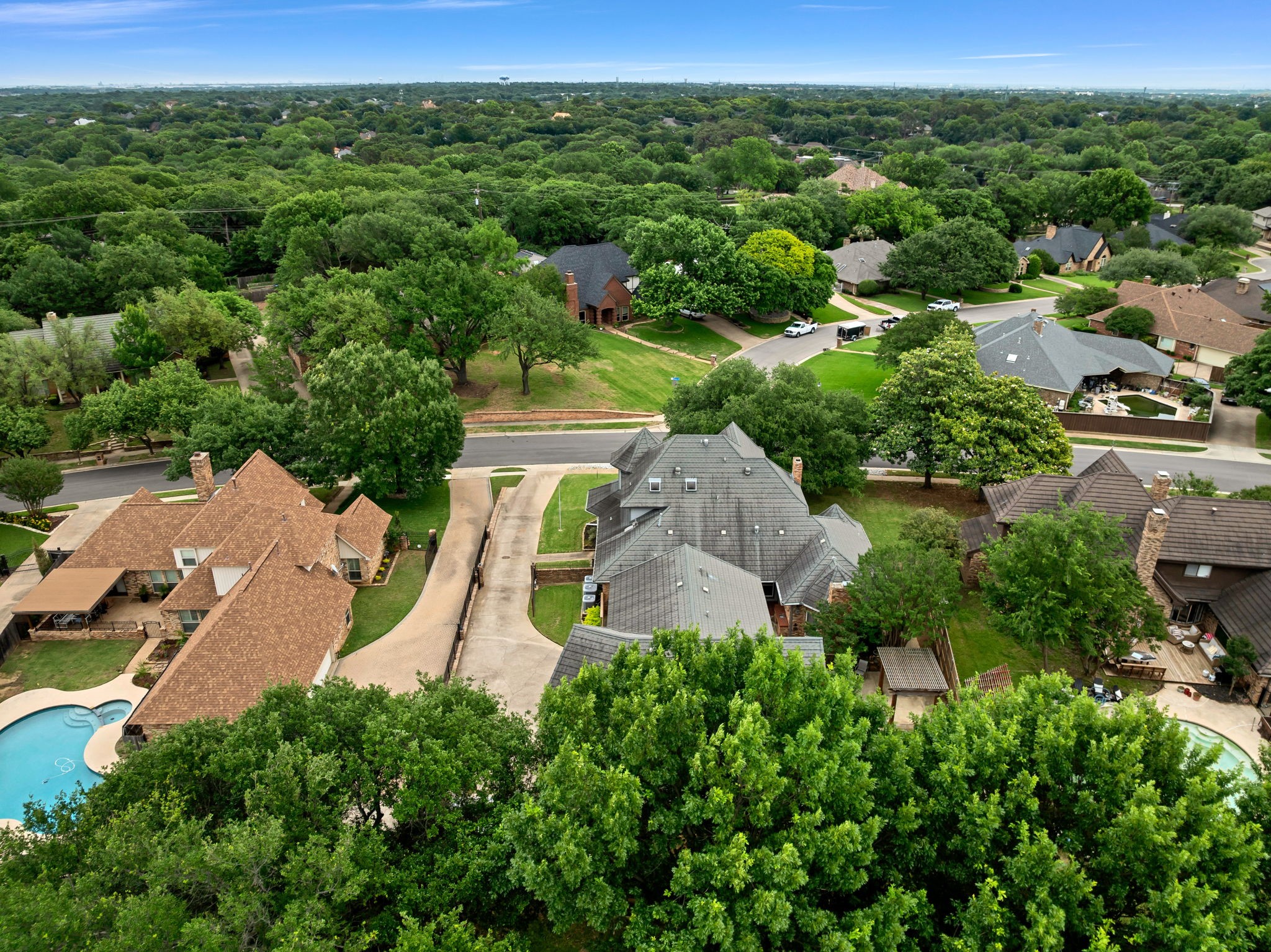 1312 Plantation Drive S