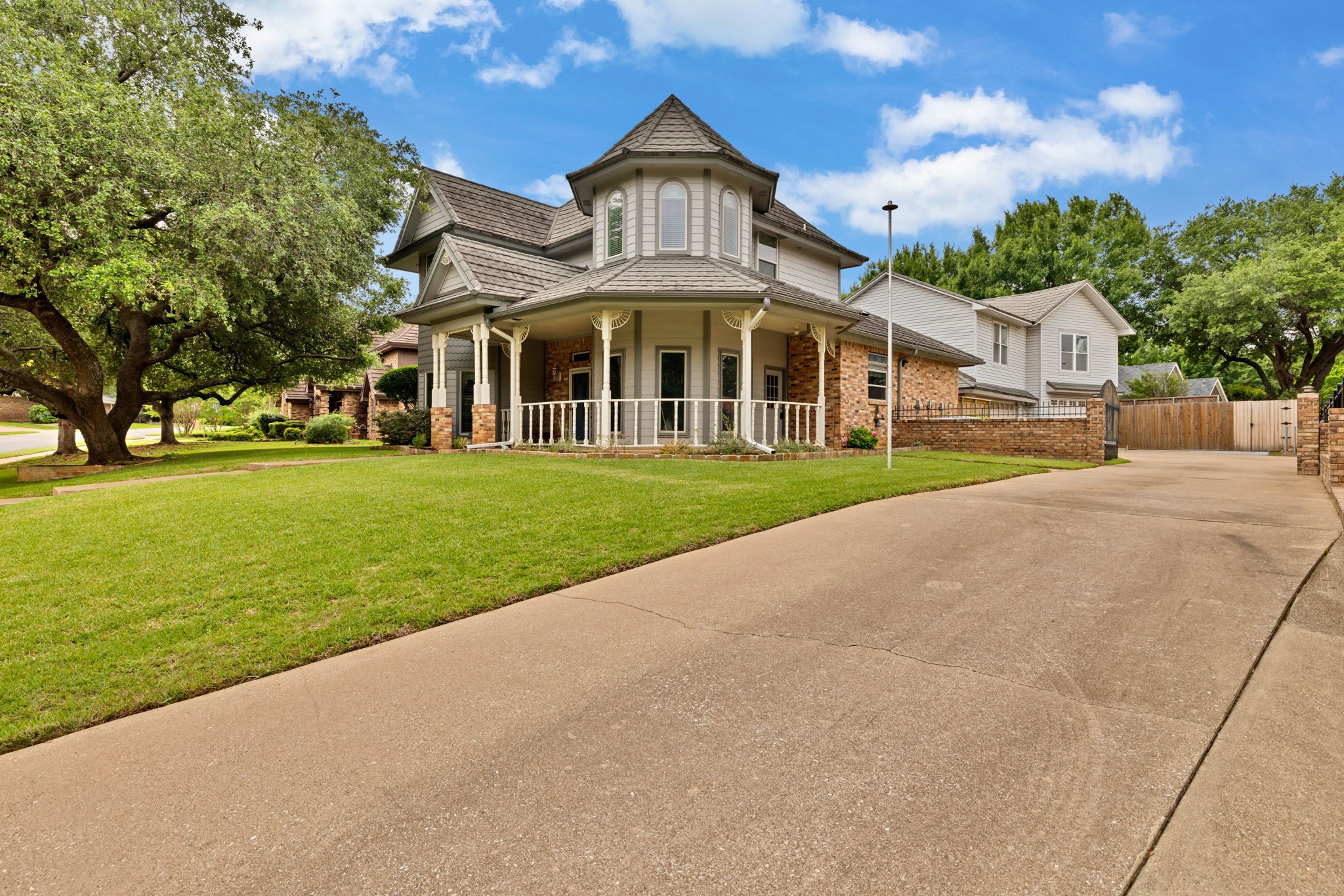 1312 Plantation Drive S