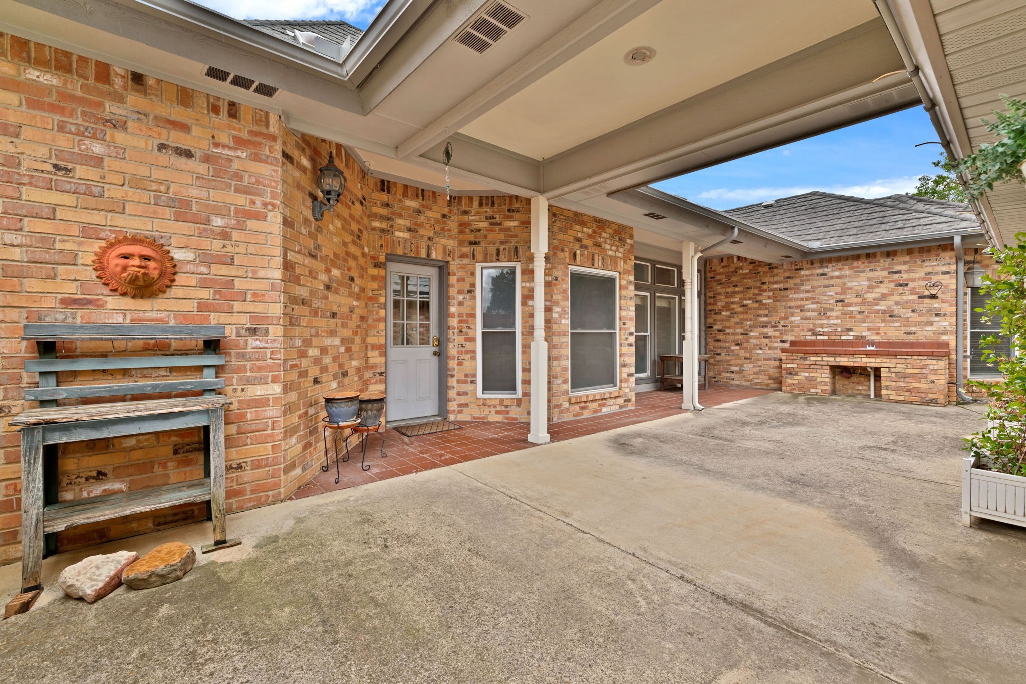 1312 Plantation Drive S