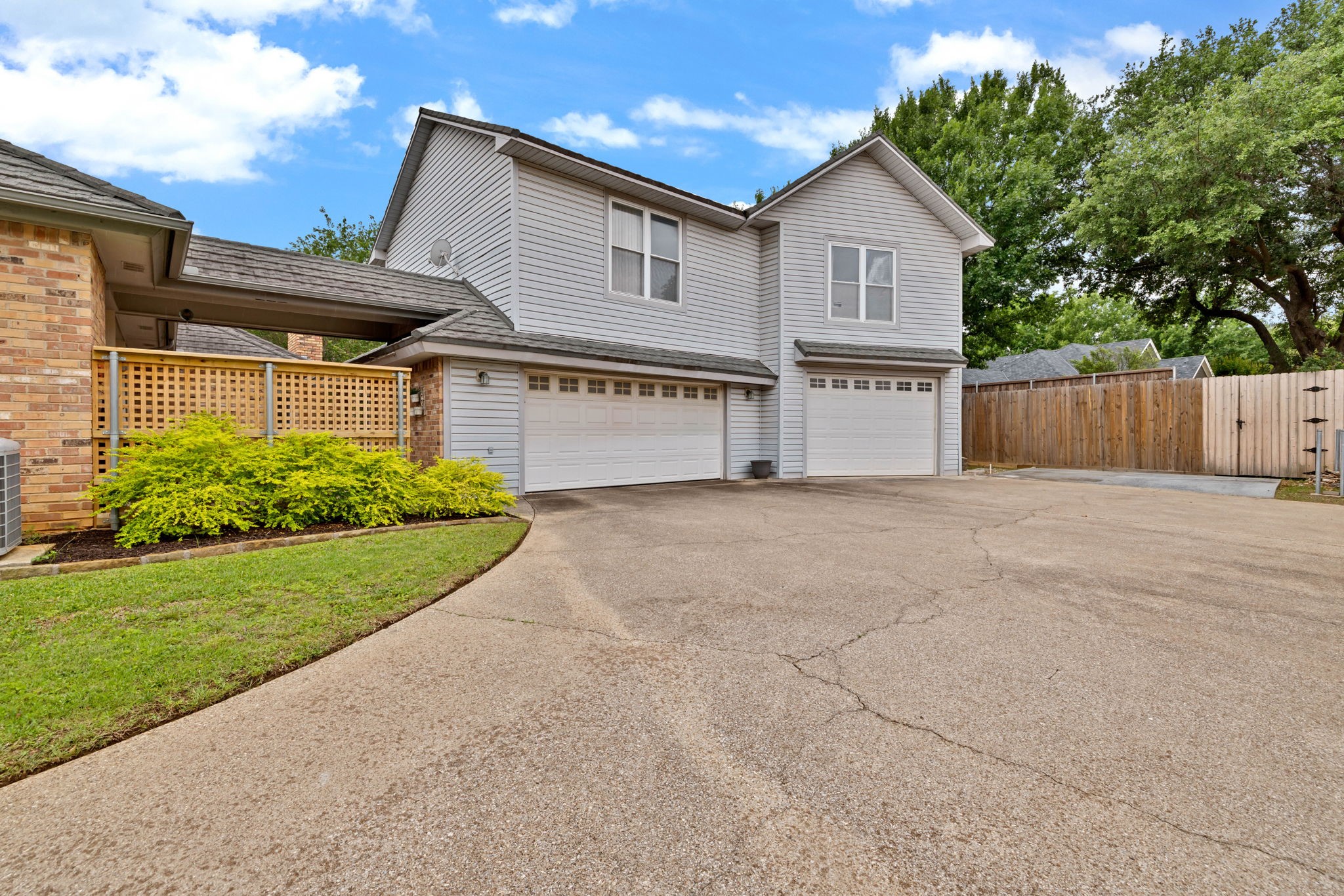 1312 Plantation Drive S