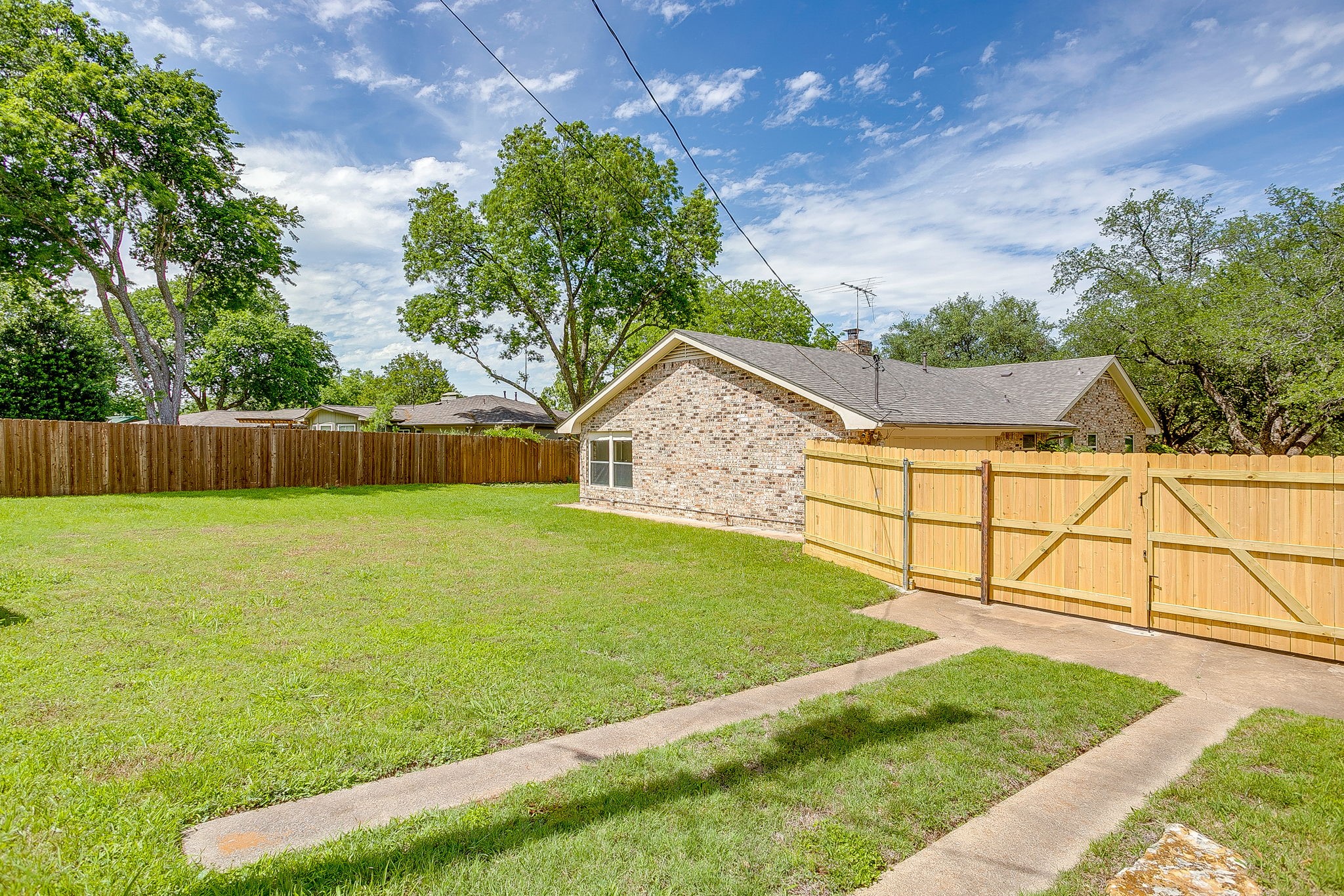 802 Shady Creek Drive