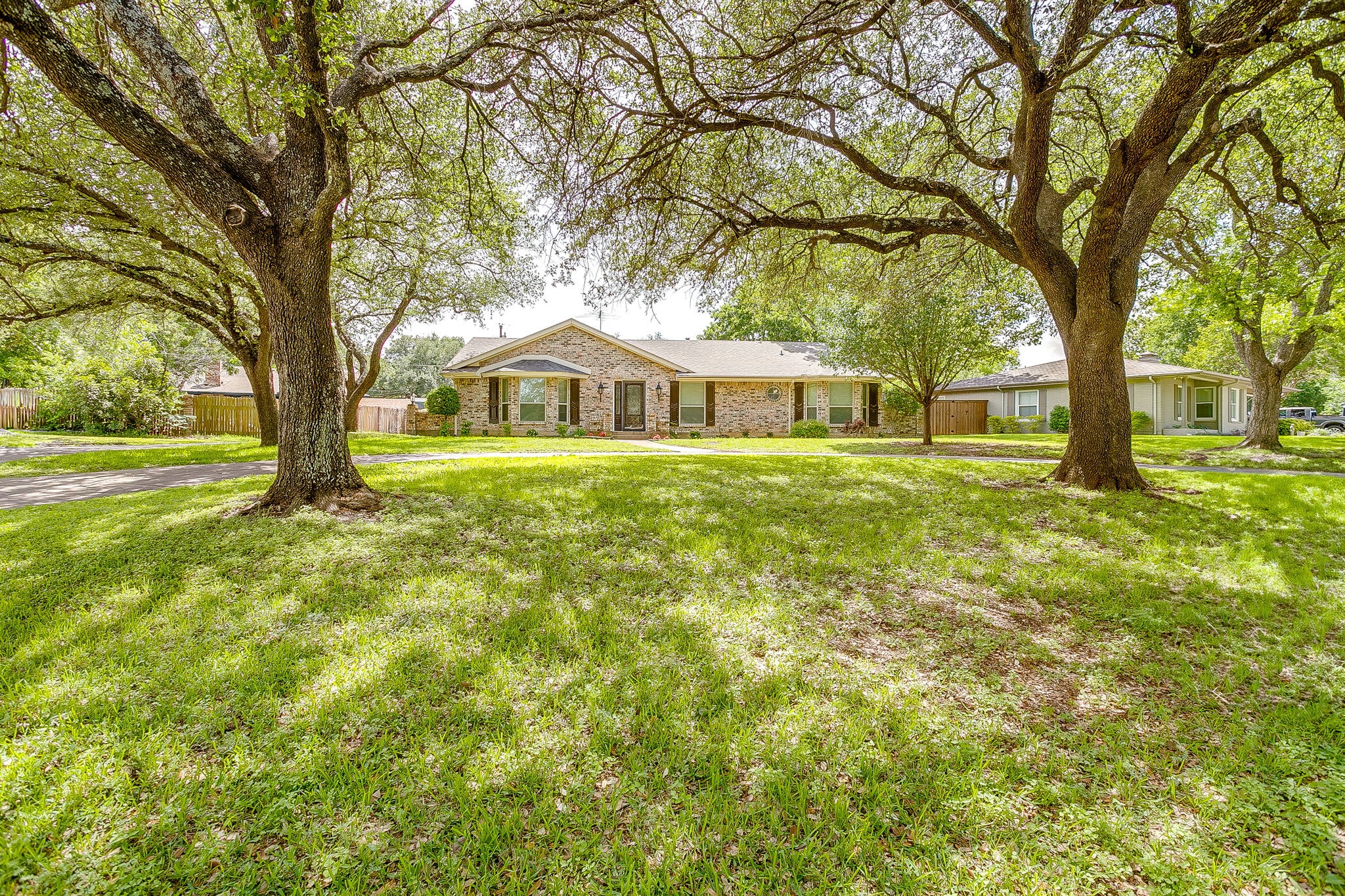802 Shady Creek Drive