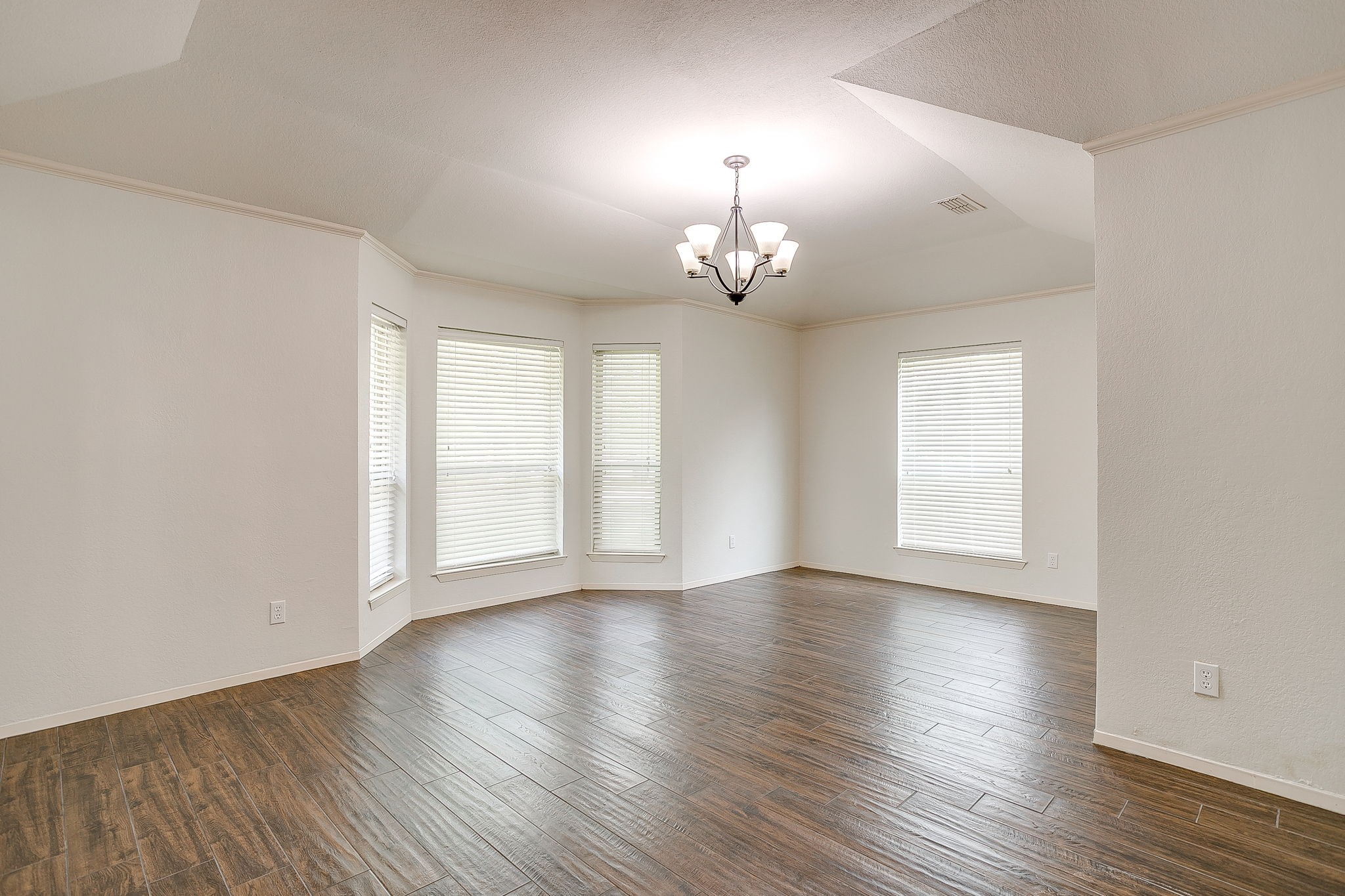802 Shady Creek Drive