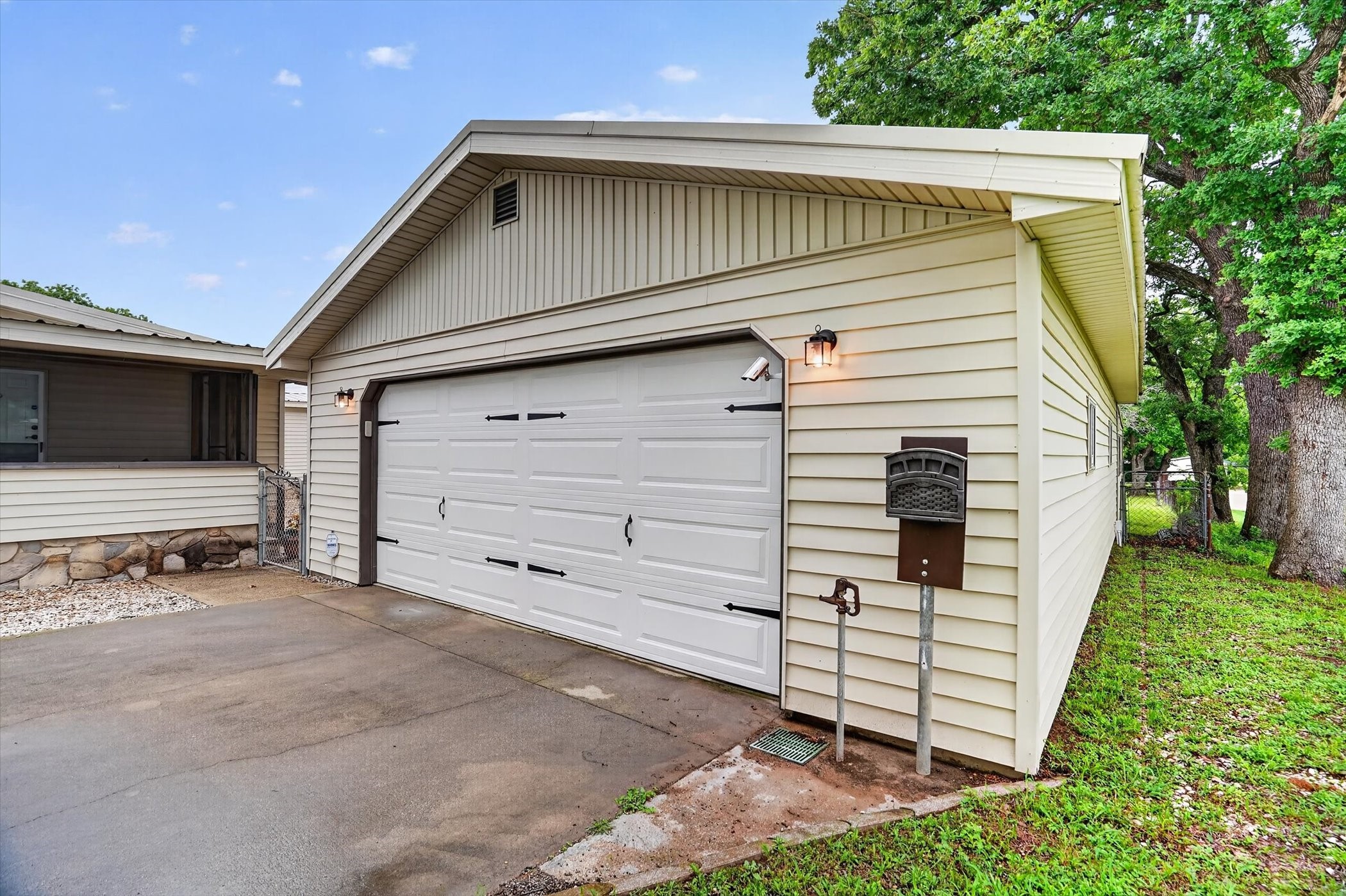7757 Berry Road