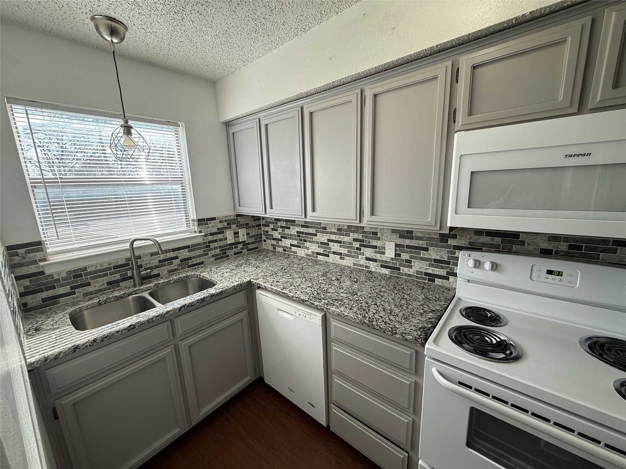 422 W 4th Street