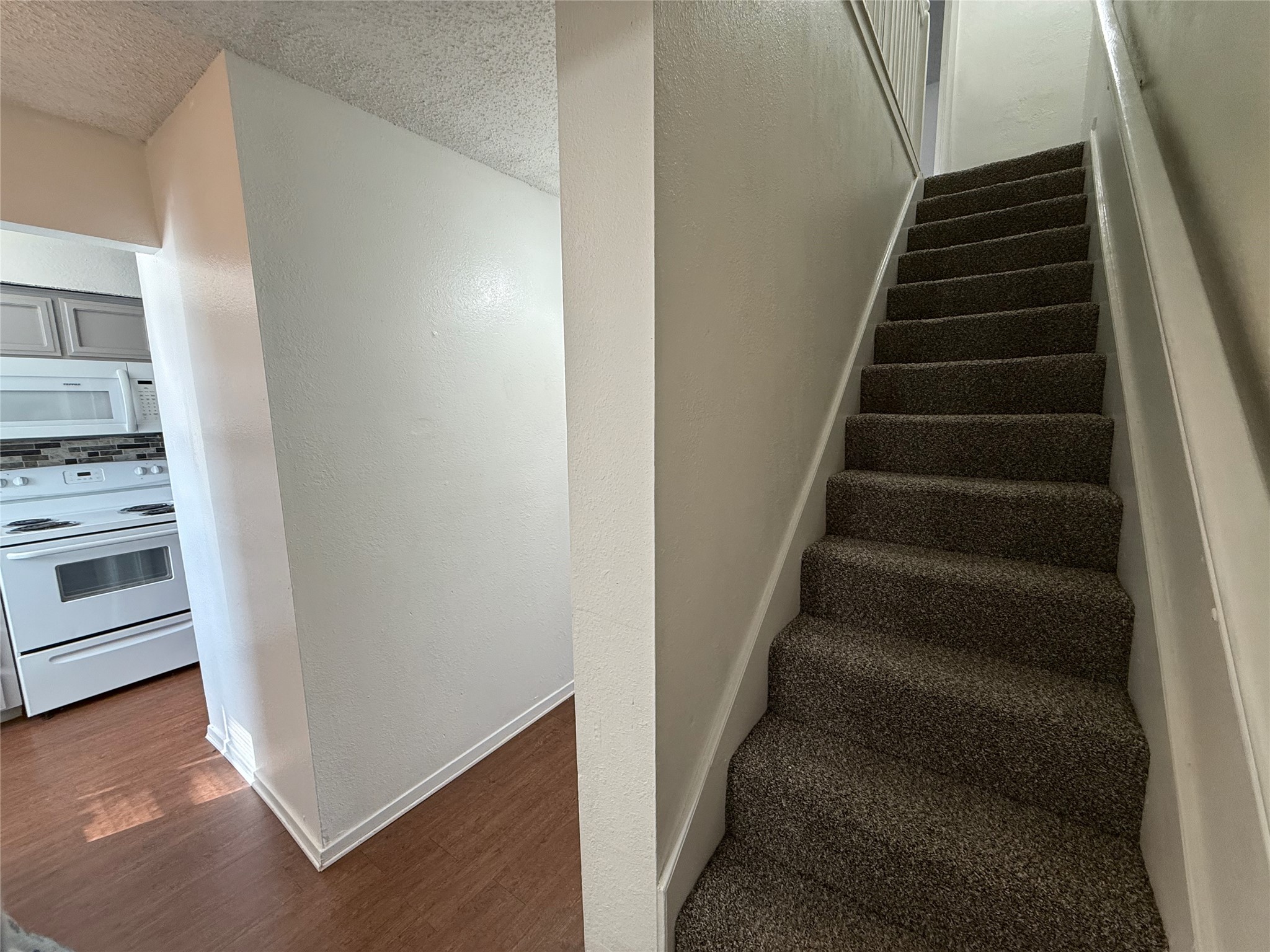 422 W 4th Street