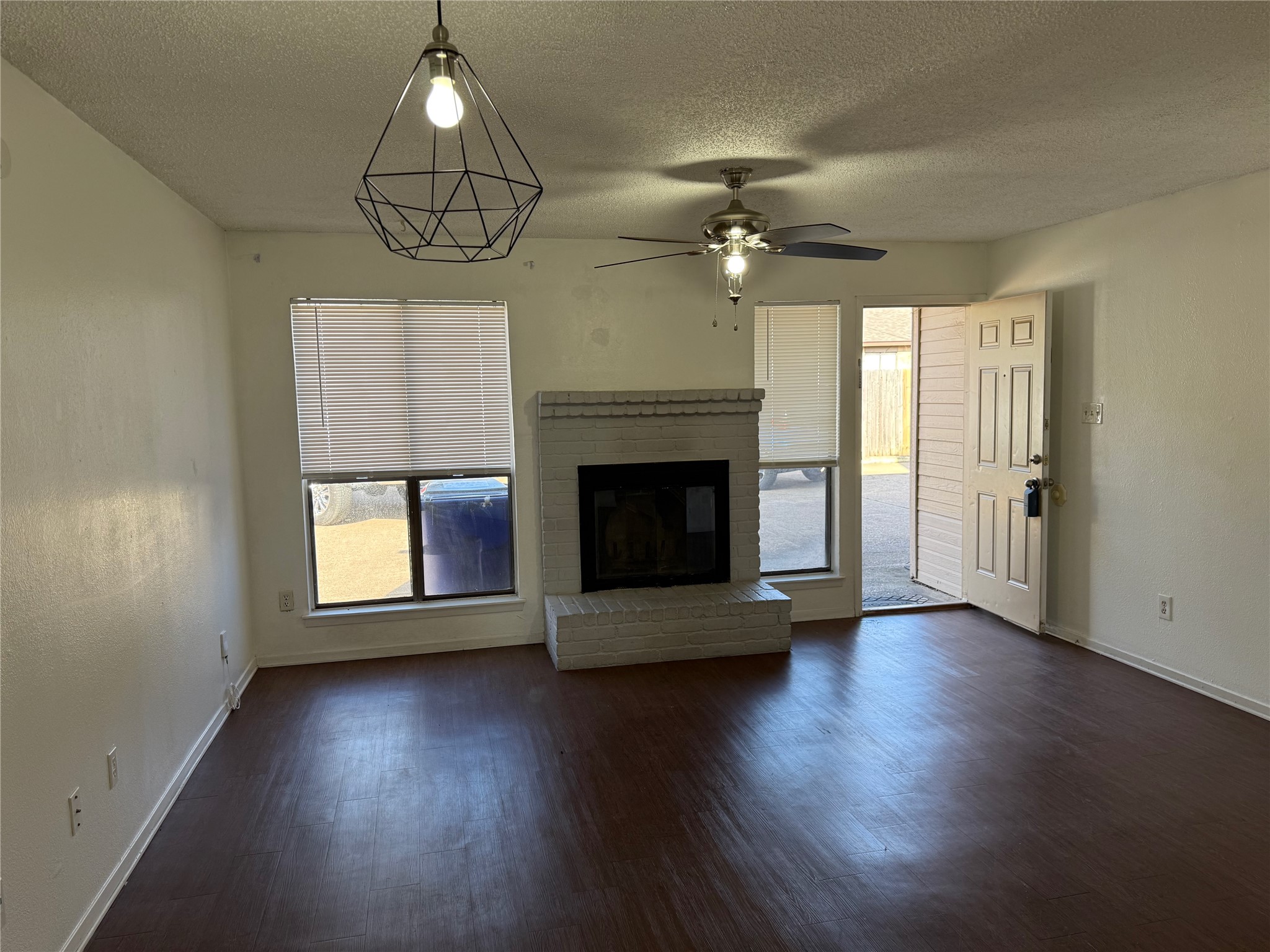 422 W 4th Street
