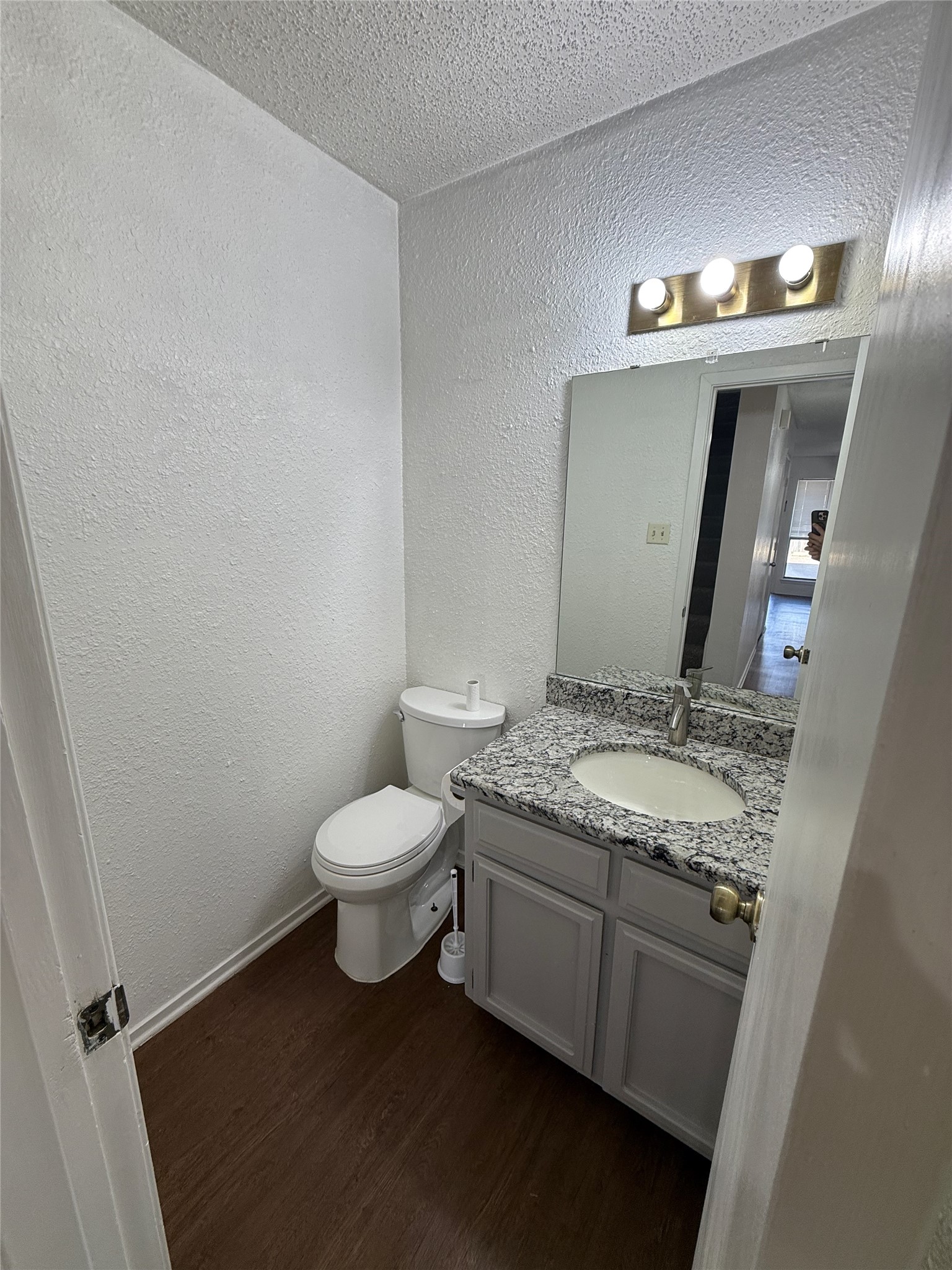 422 W 4th Street