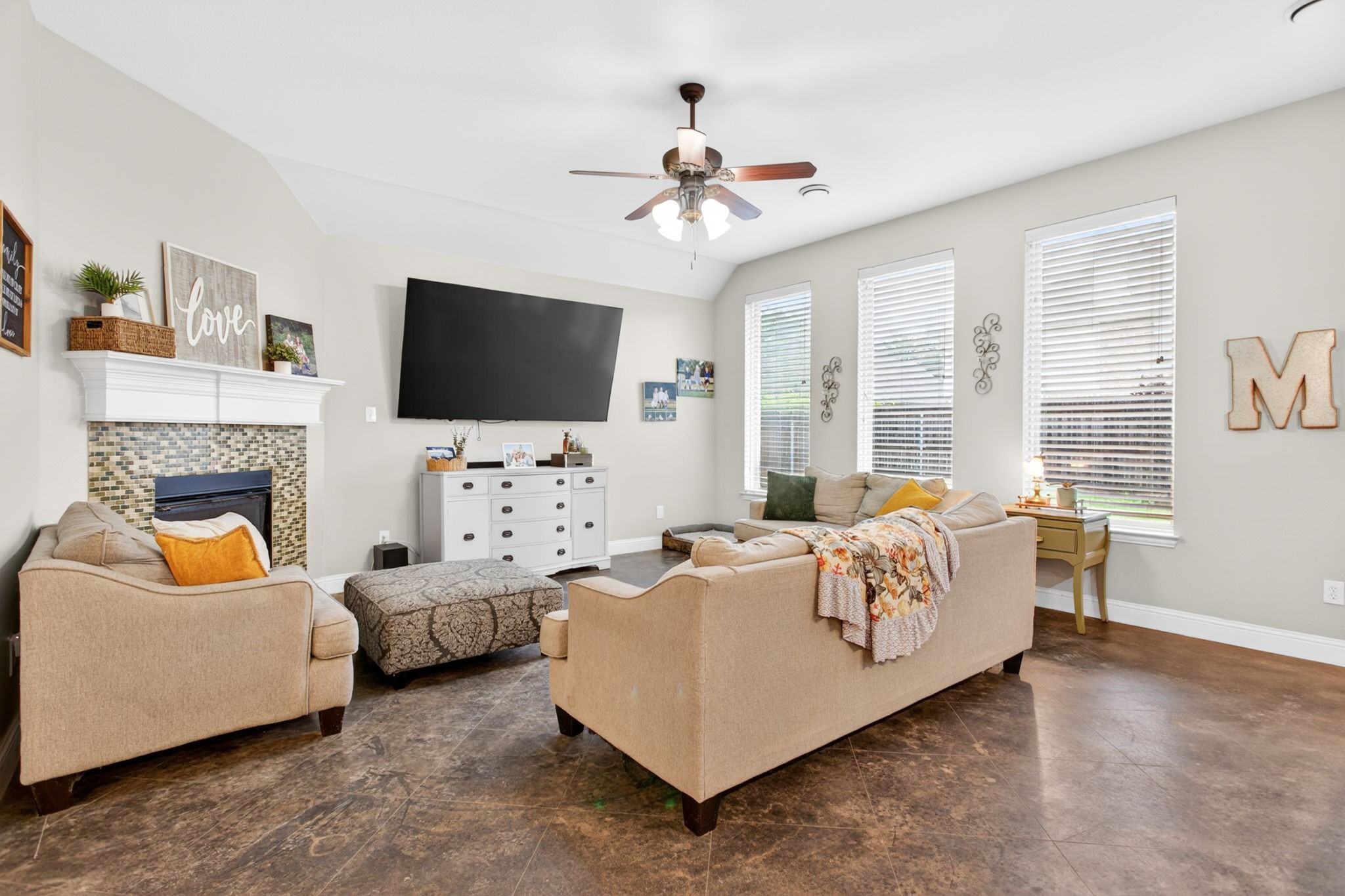1227 Belle Meade Way
