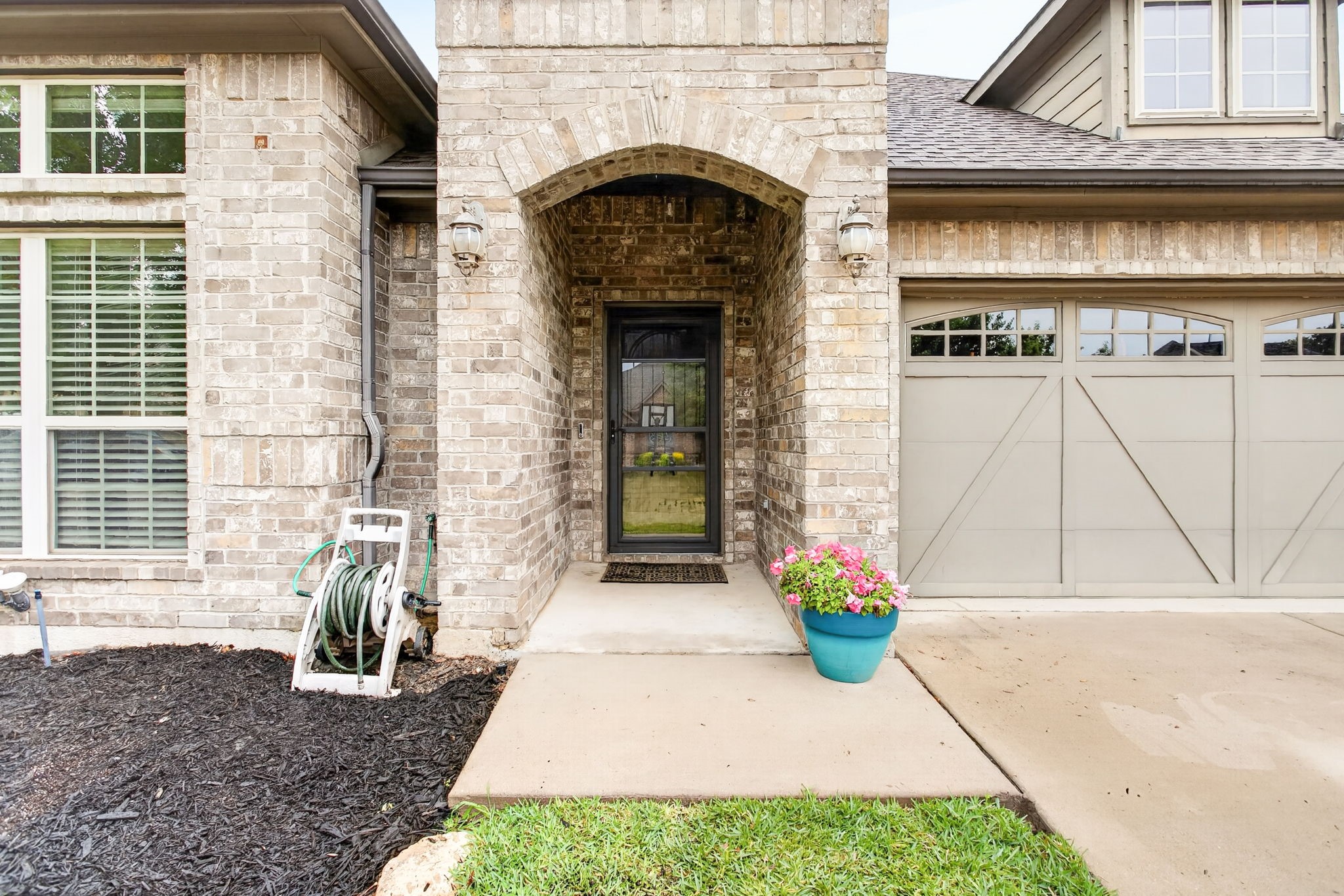 1227 Belle Meade Way