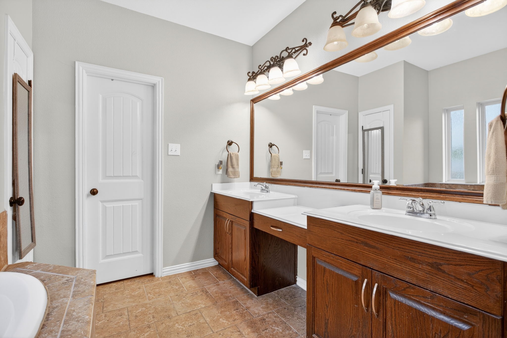1227 Belle Meade Way