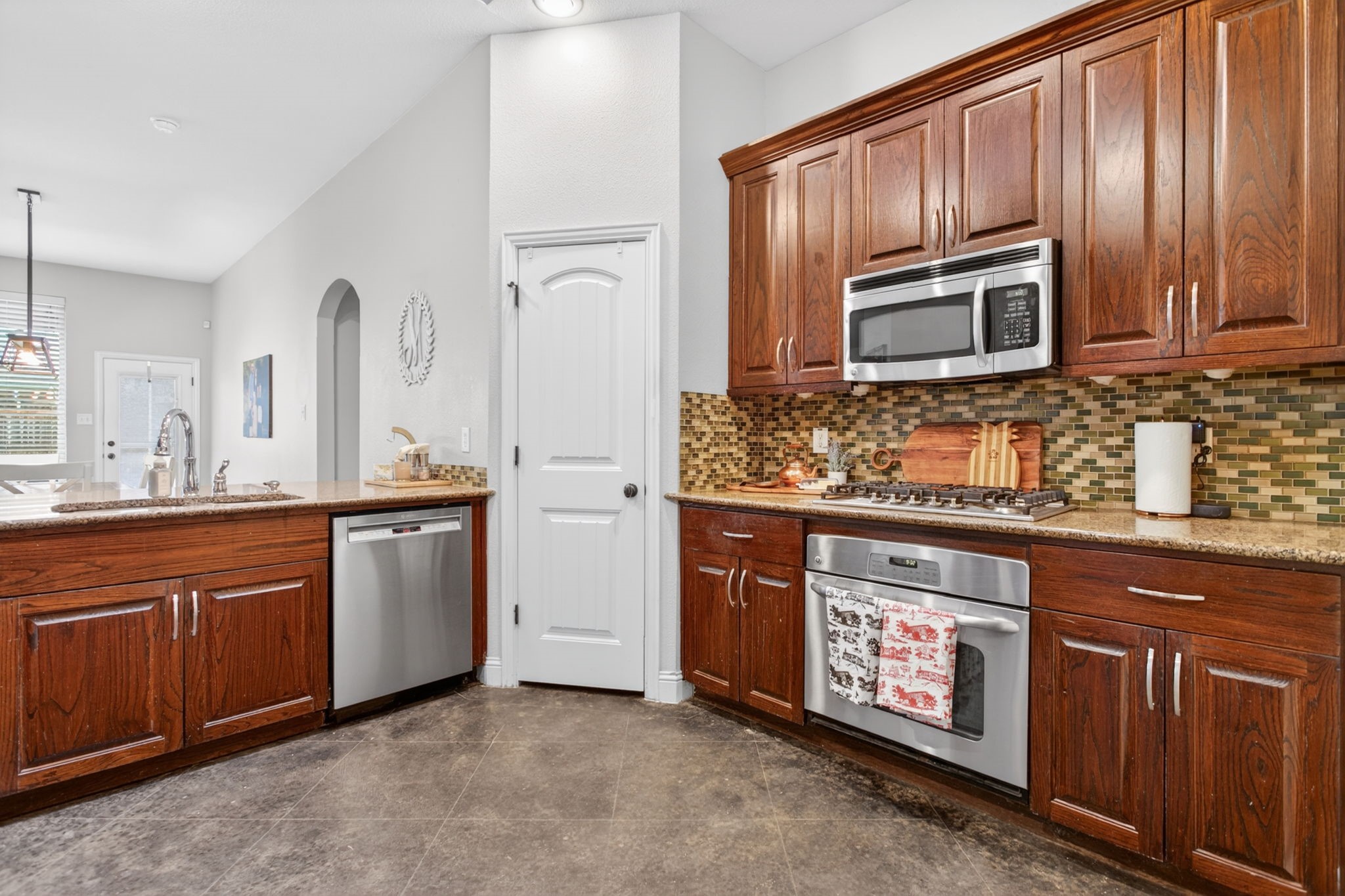 1227 Belle Meade Way