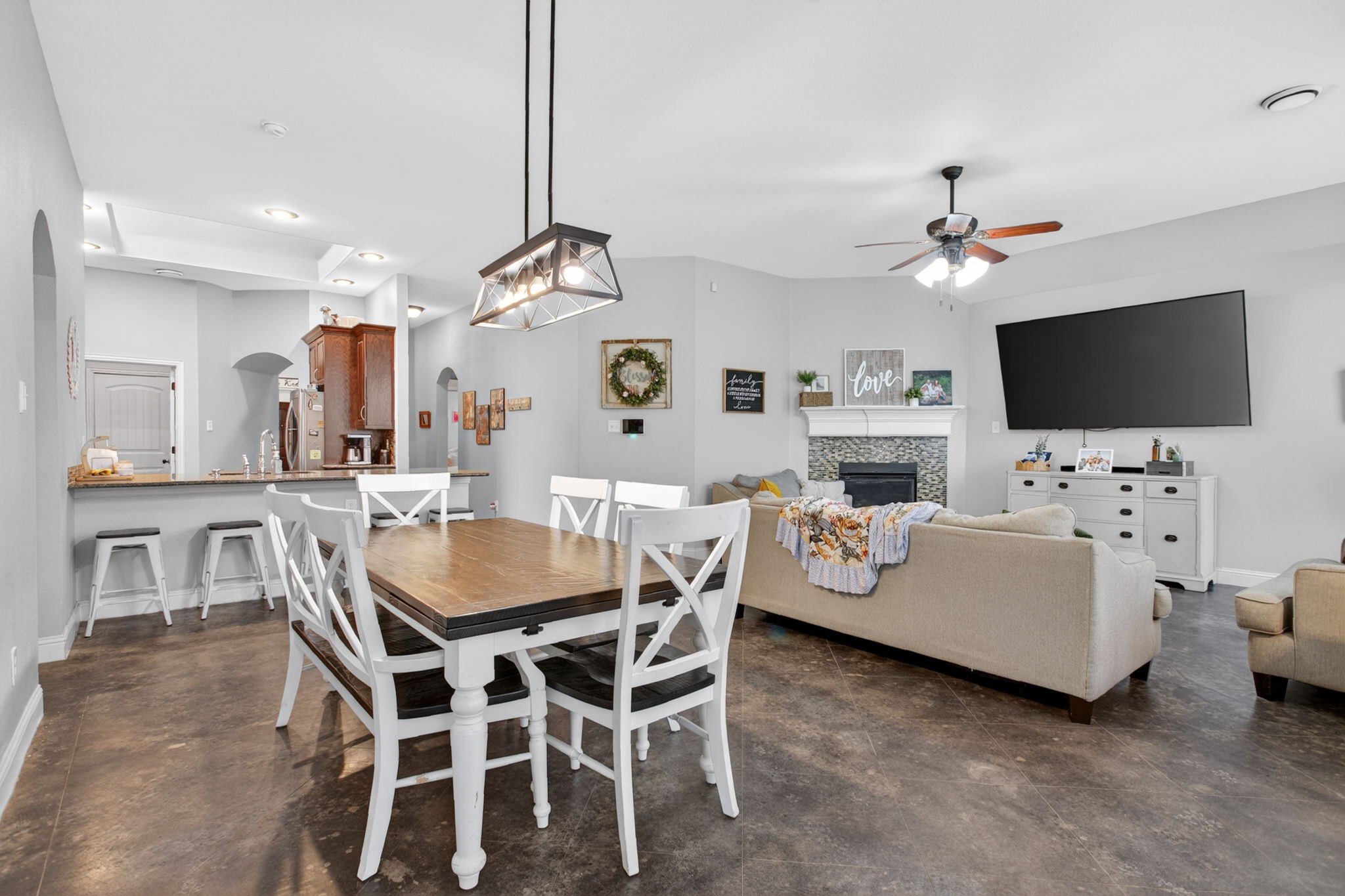 1227 Belle Meade Way