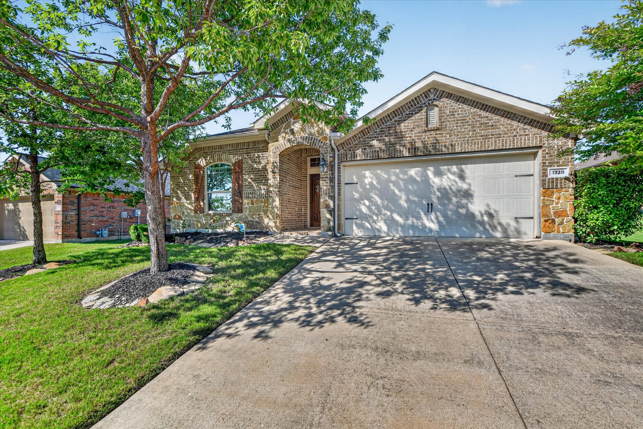 1328 Wysteria Lane
