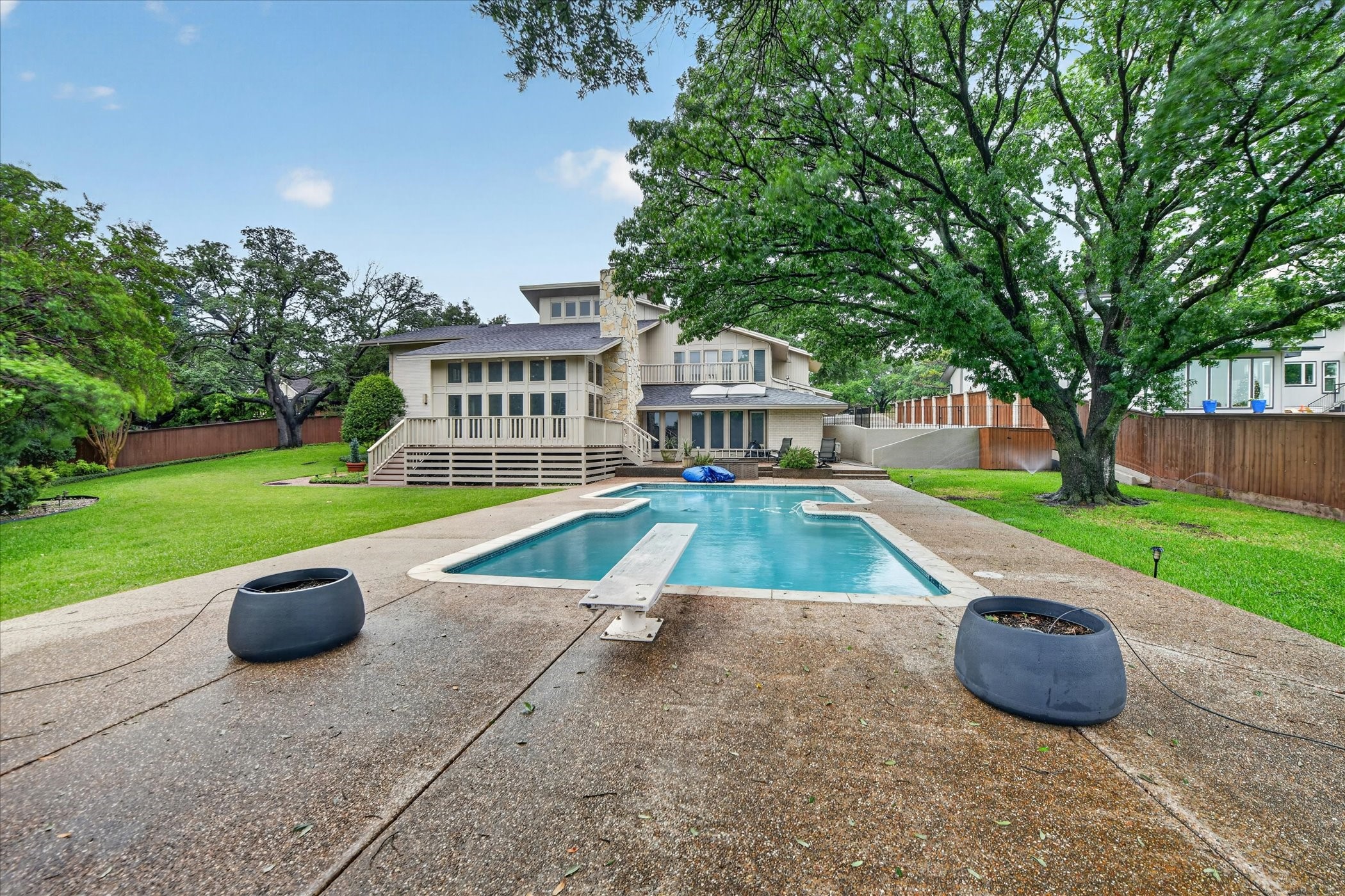 4 Lombardy Court