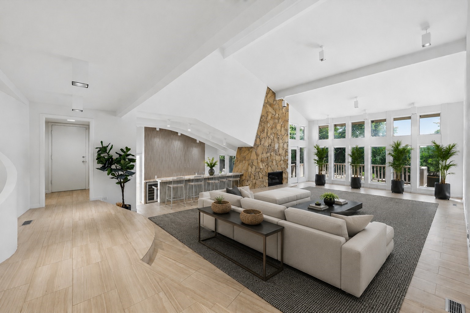 4 Lombardy Court