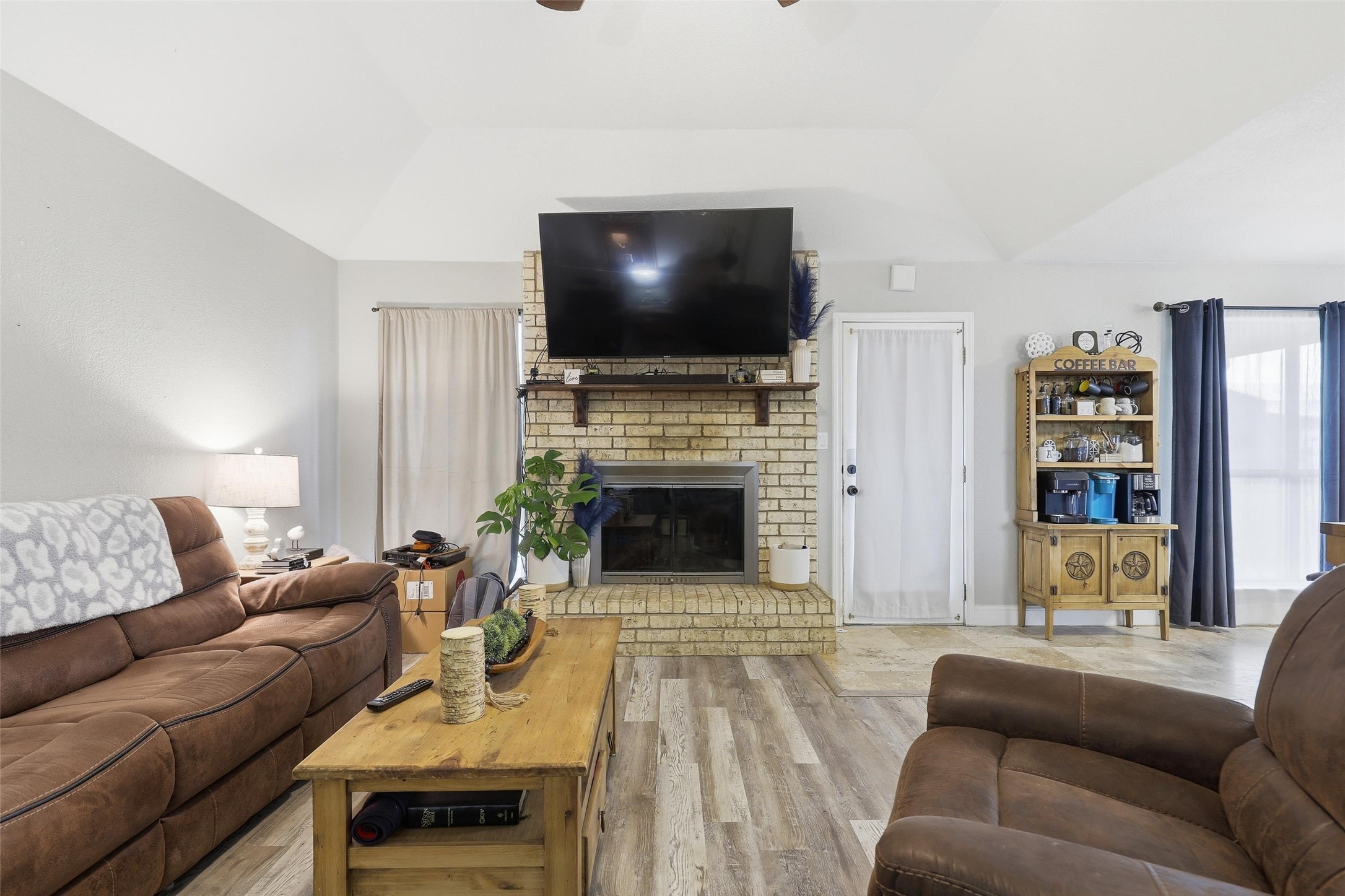 4501 Ascot Drive