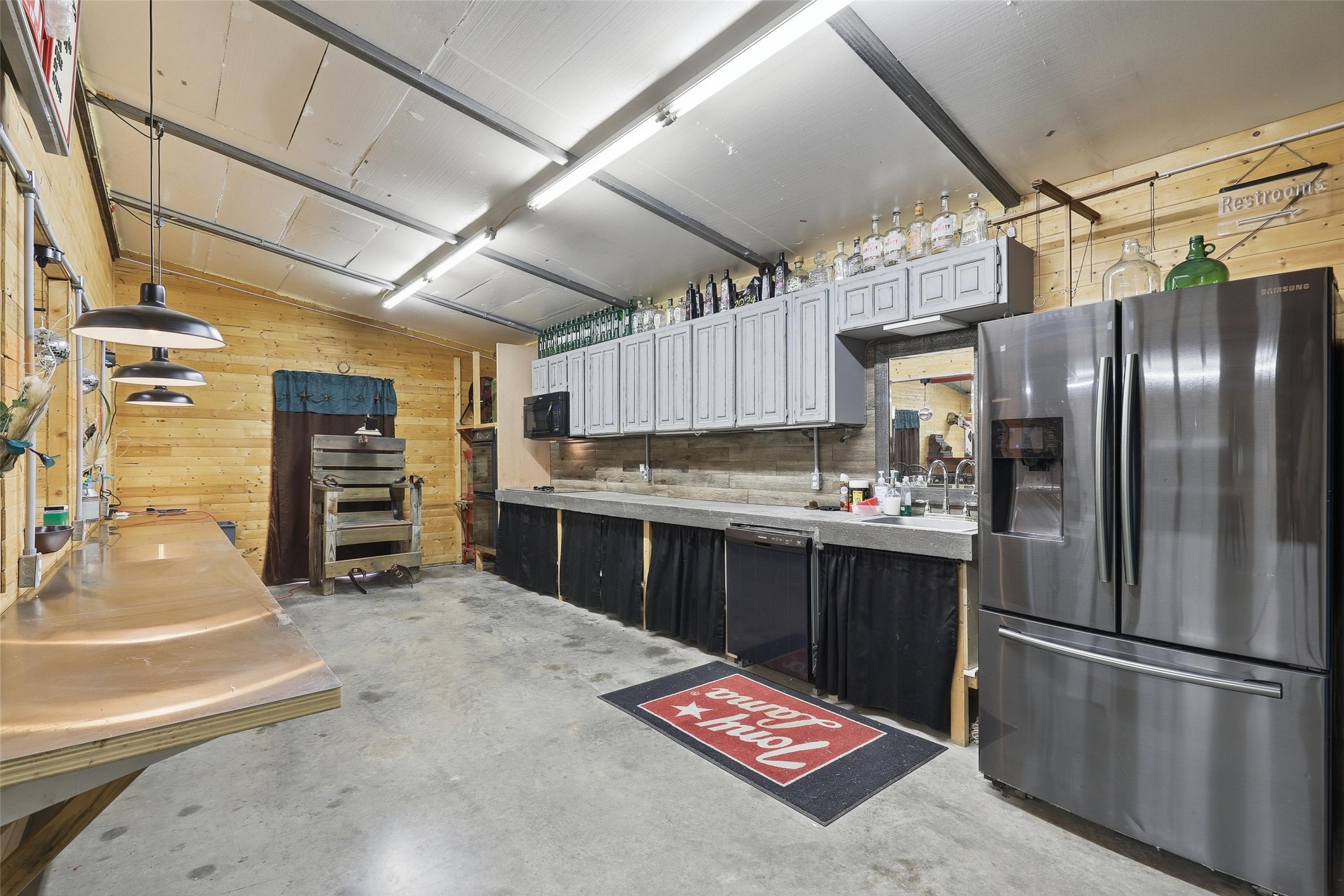 4501 Ascot Drive