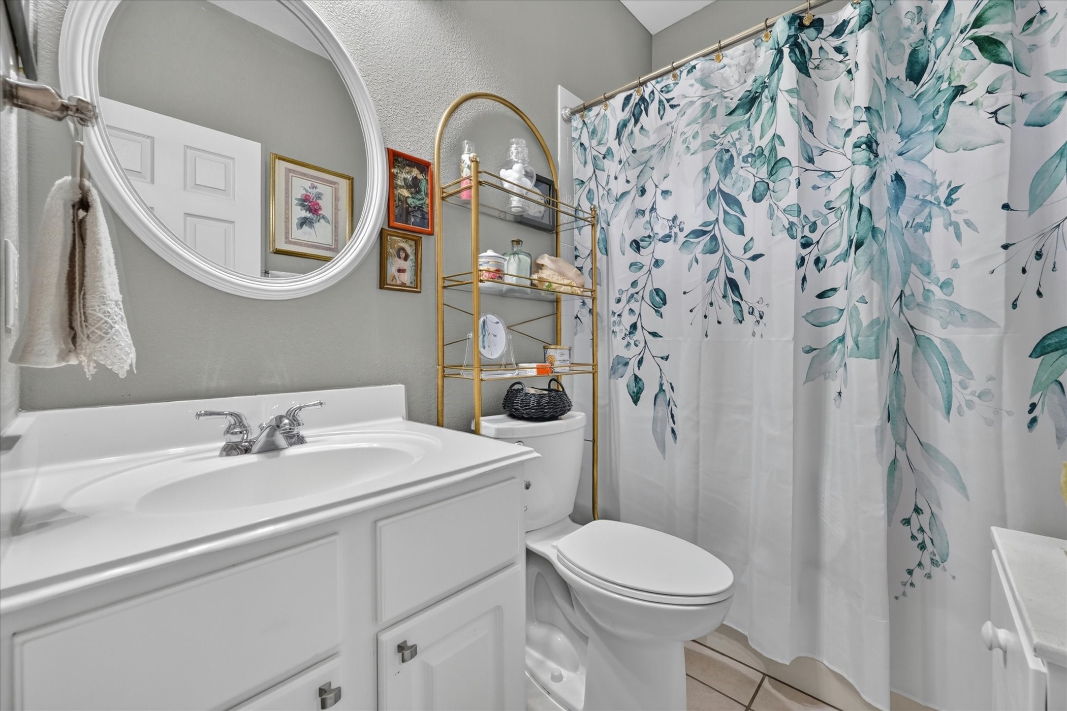 851 Bridle Path