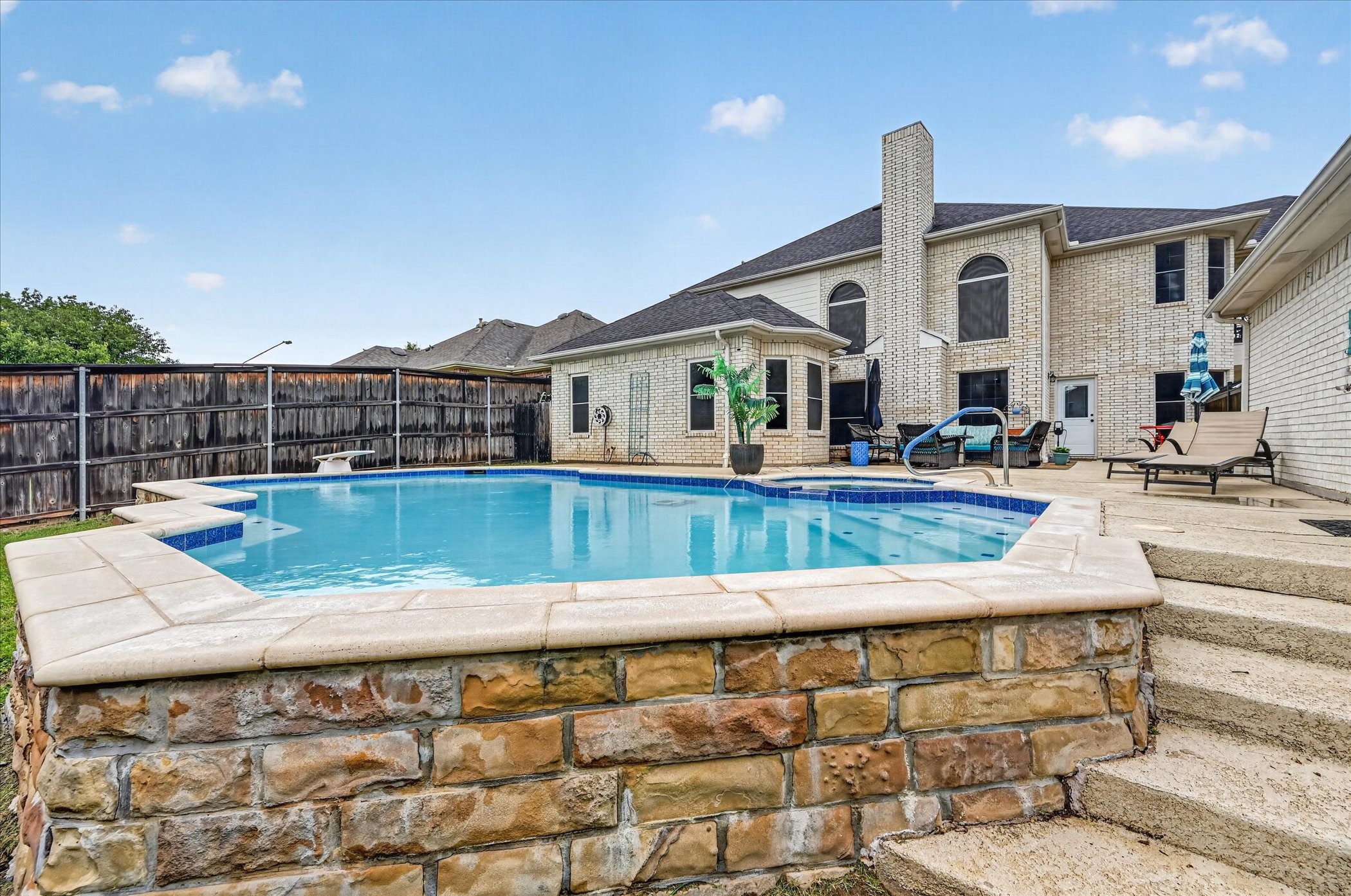 851 Bridle Path