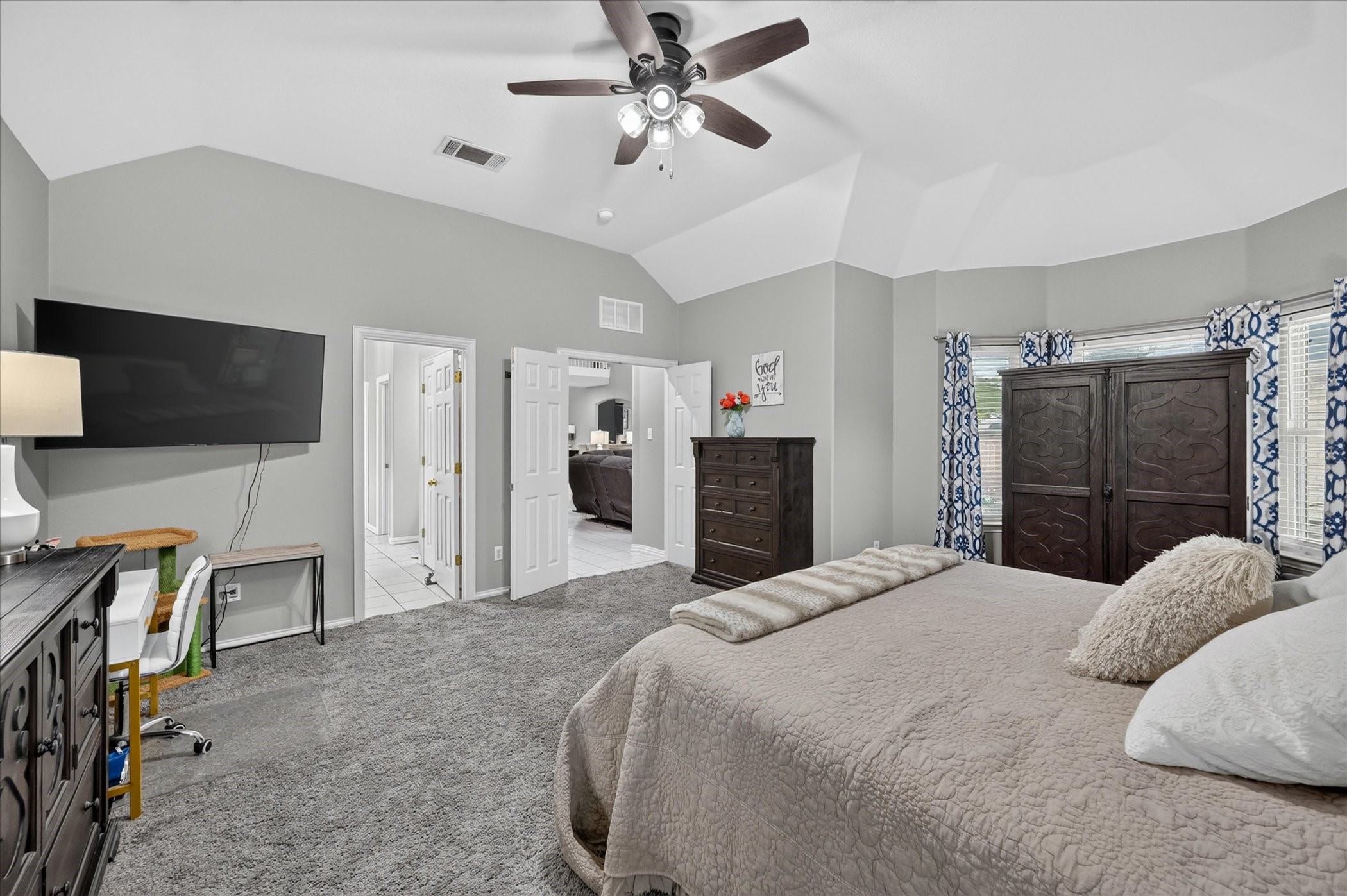 851 Bridle Path