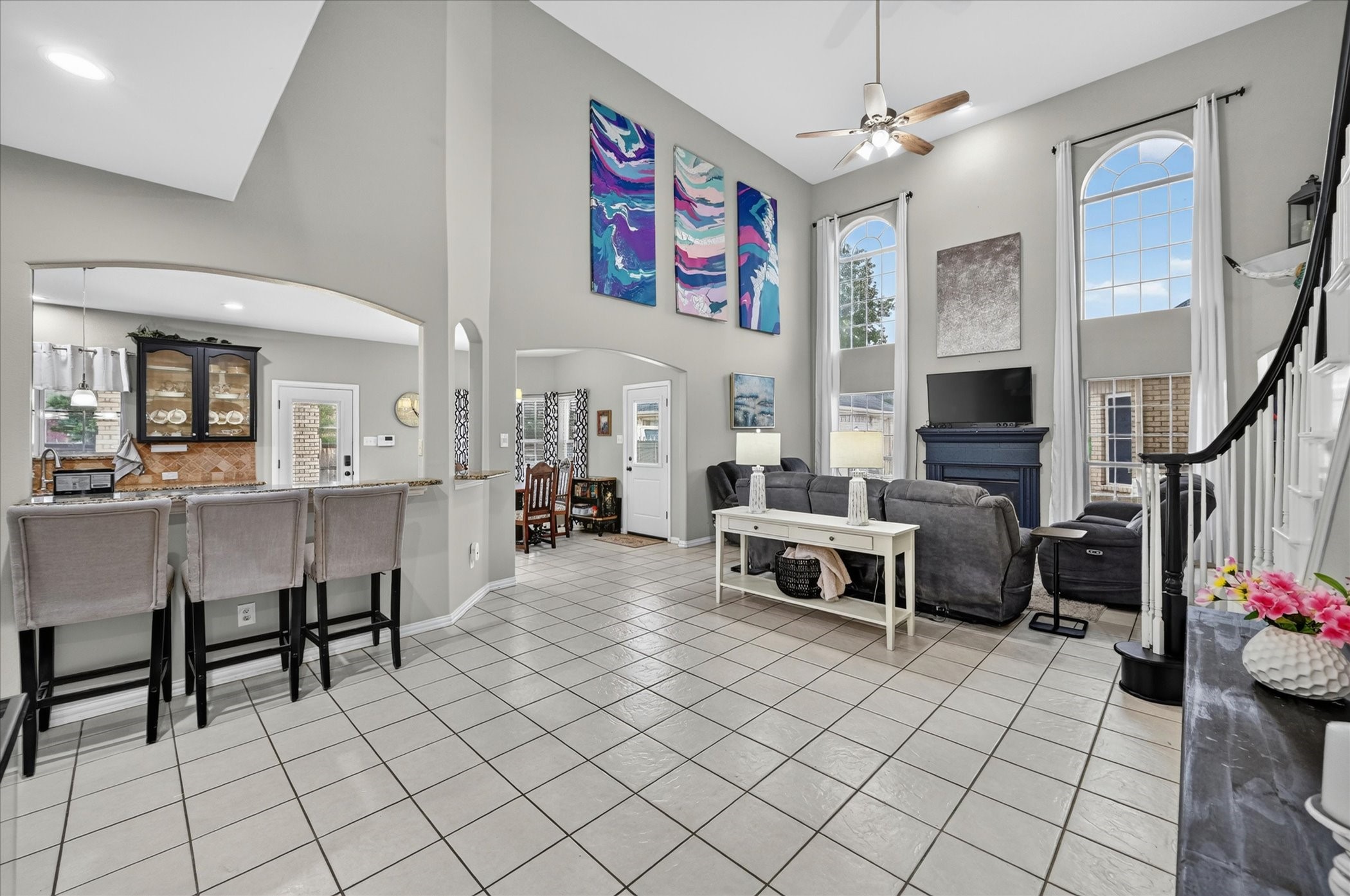 851 Bridle Path