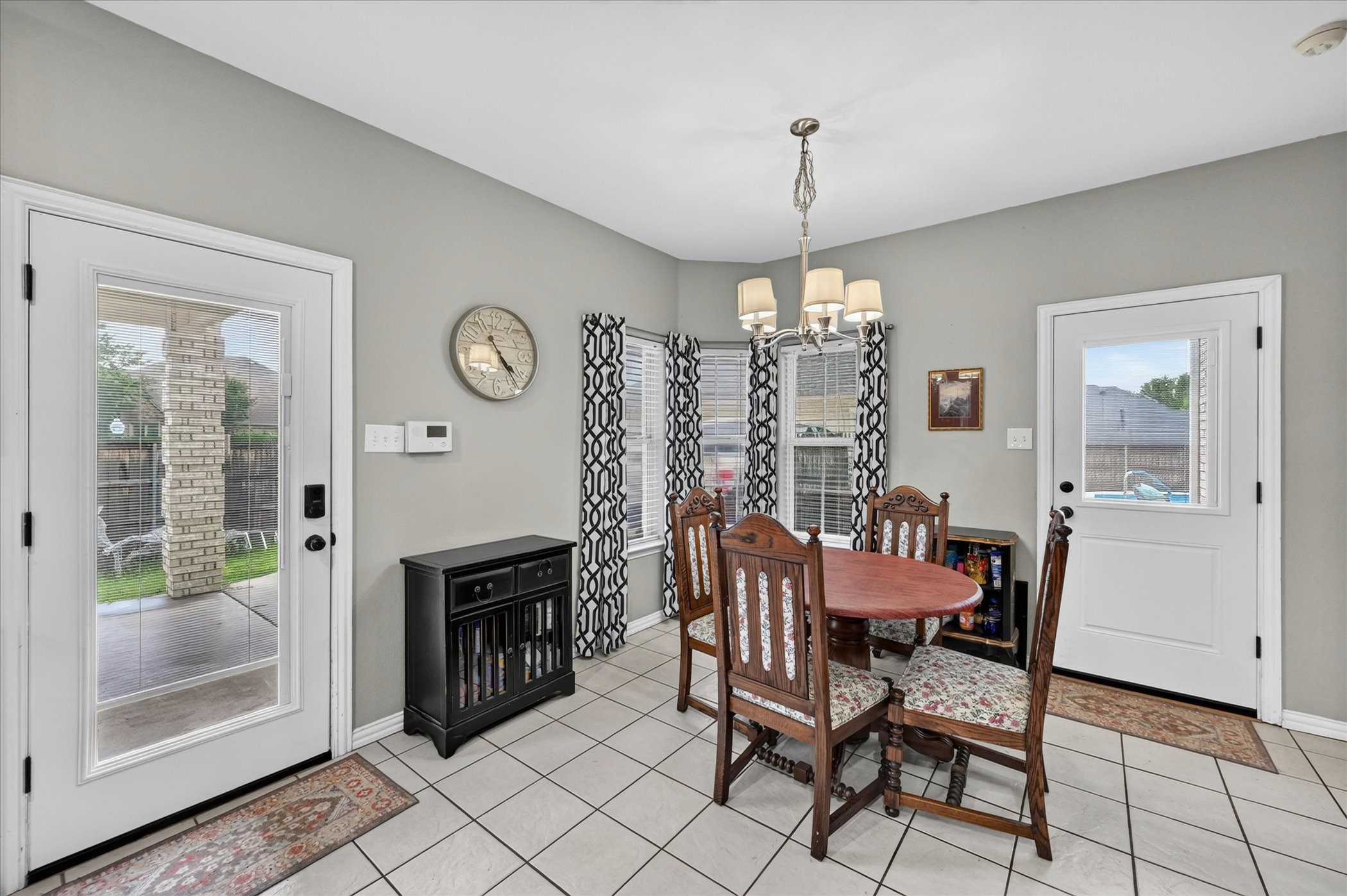 851 Bridle Path