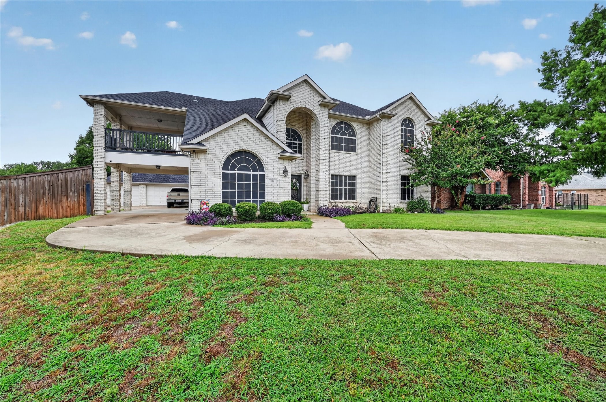 851 Bridle Path