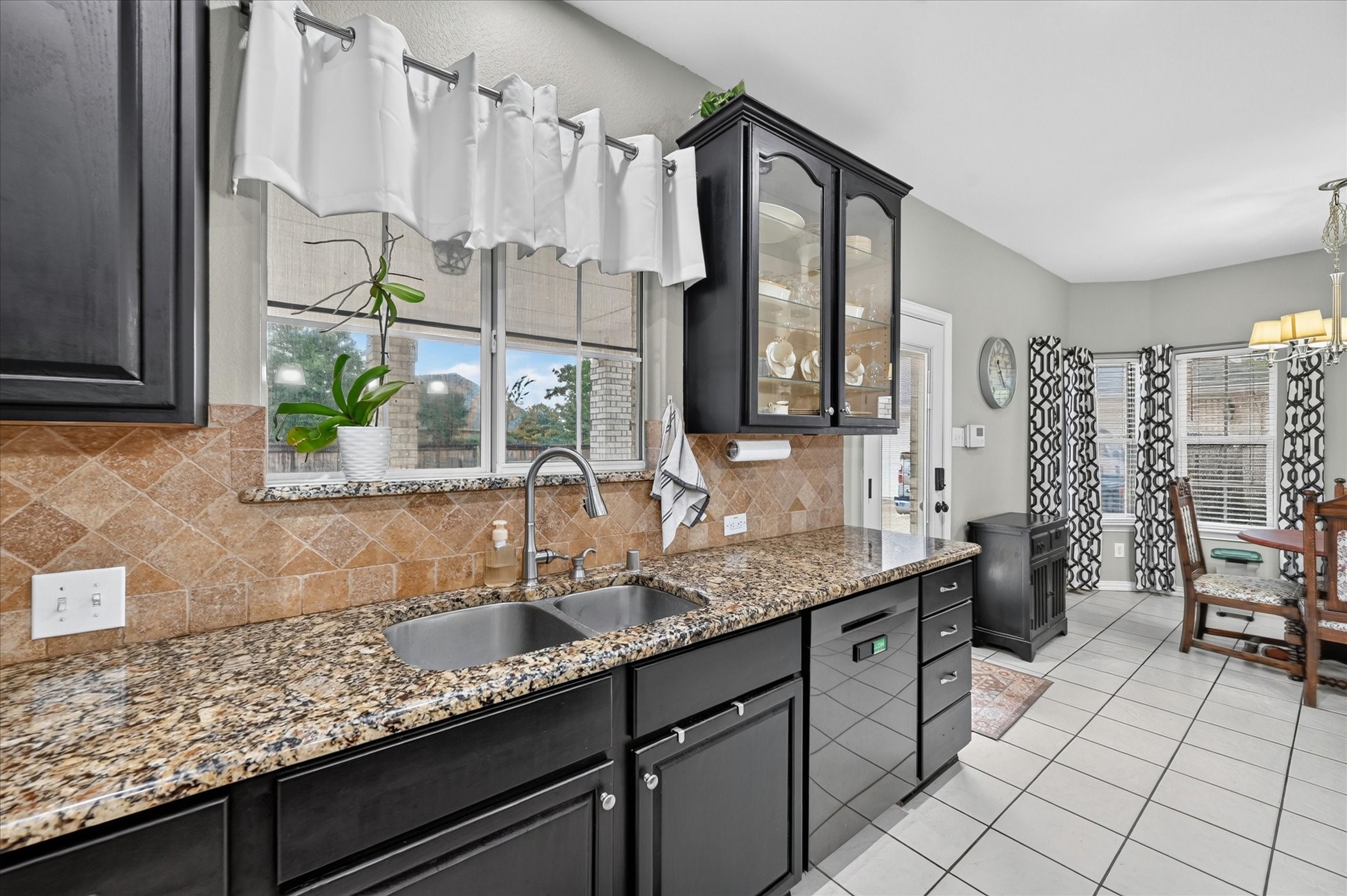 851 Bridle Path