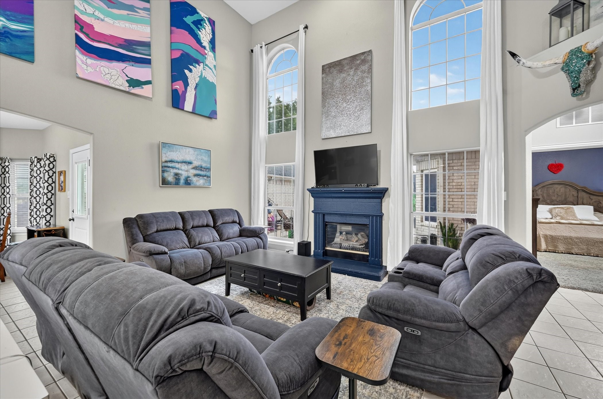 851 Bridle Path