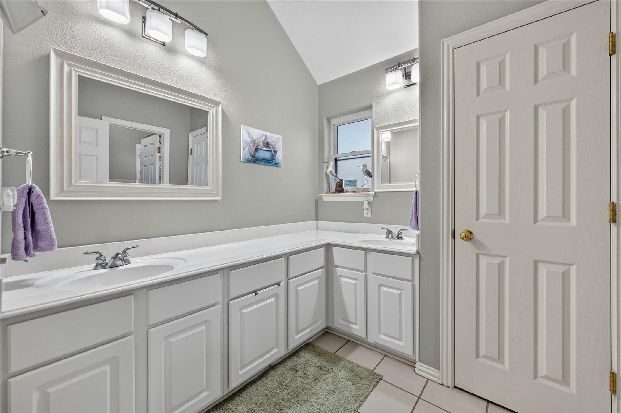 851 Bridle Path