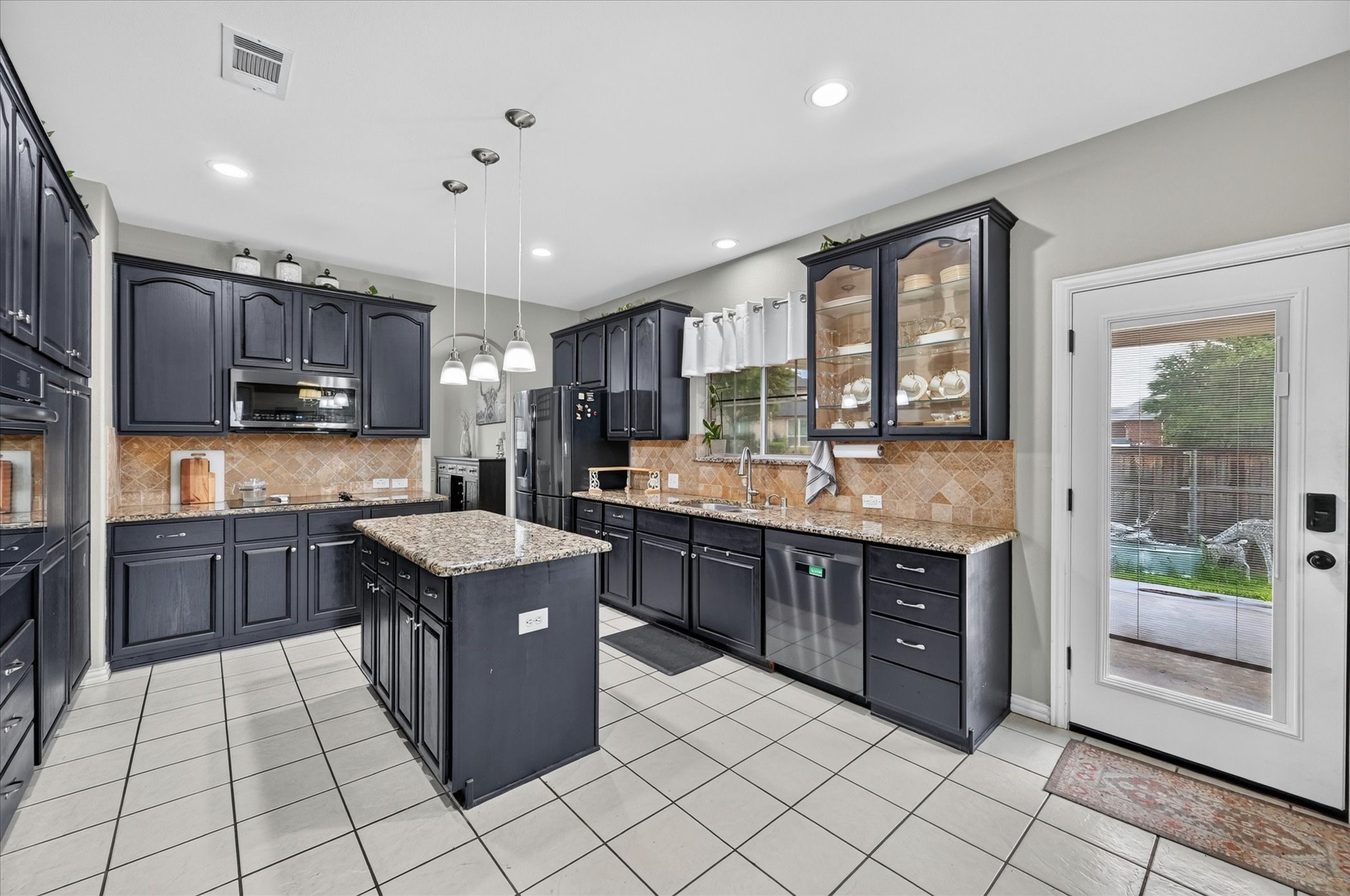 851 Bridle Path