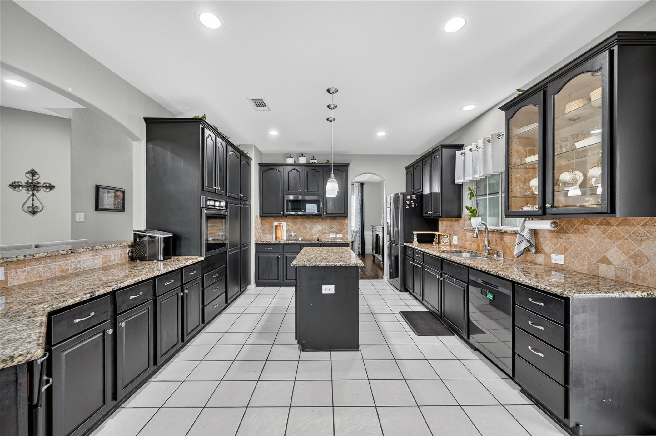 851 Bridle Path