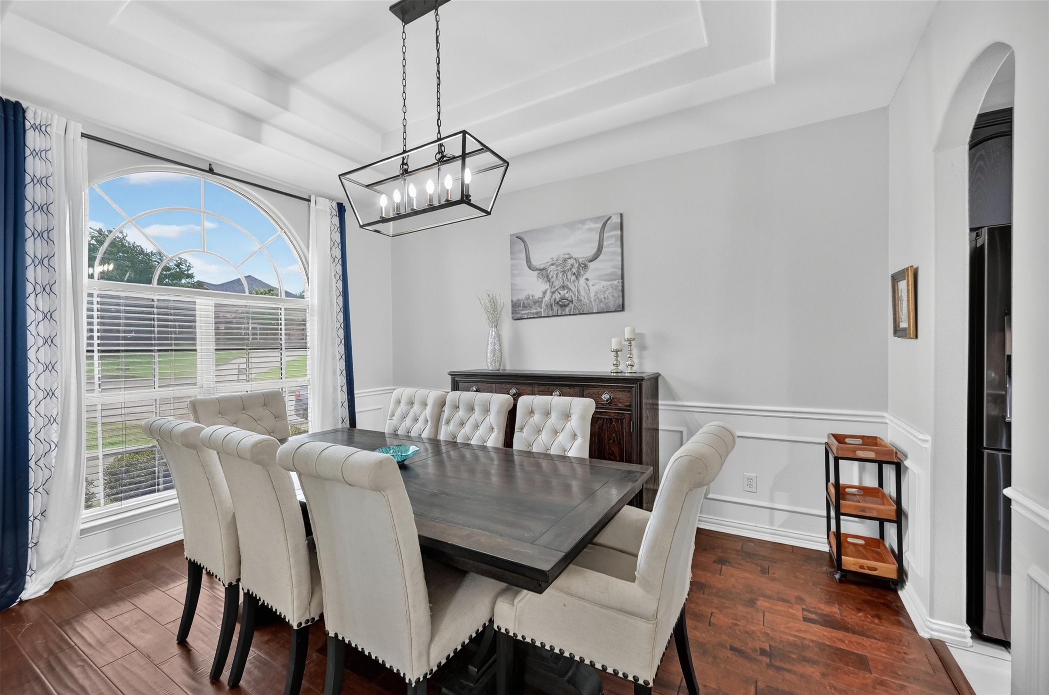 851 Bridle Path