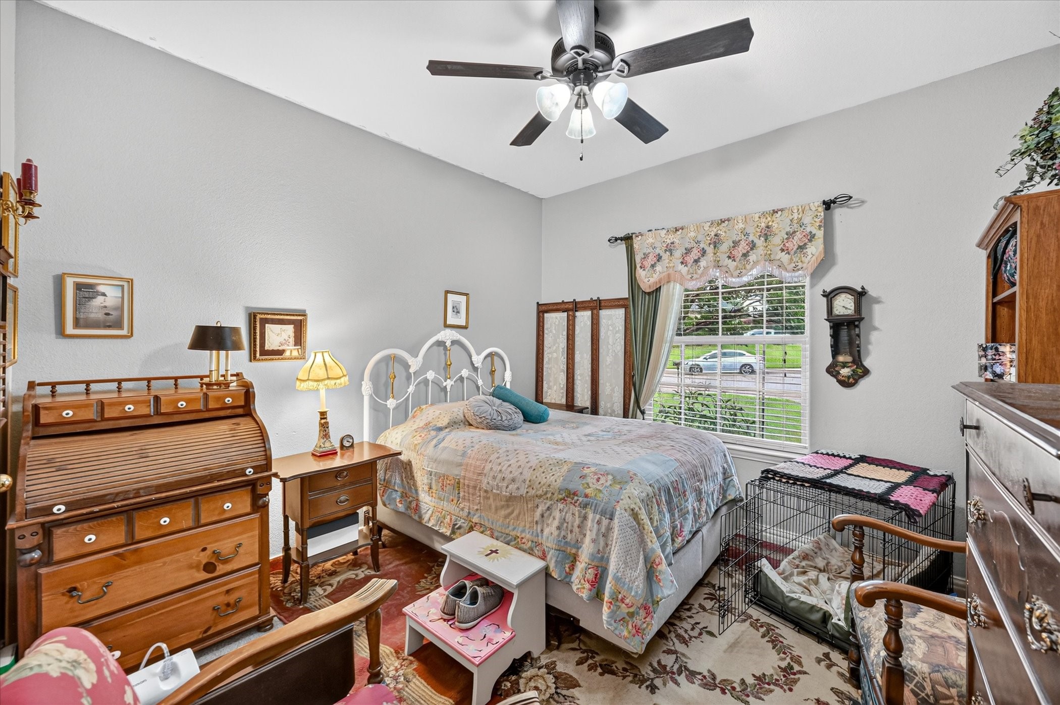 851 Bridle Path