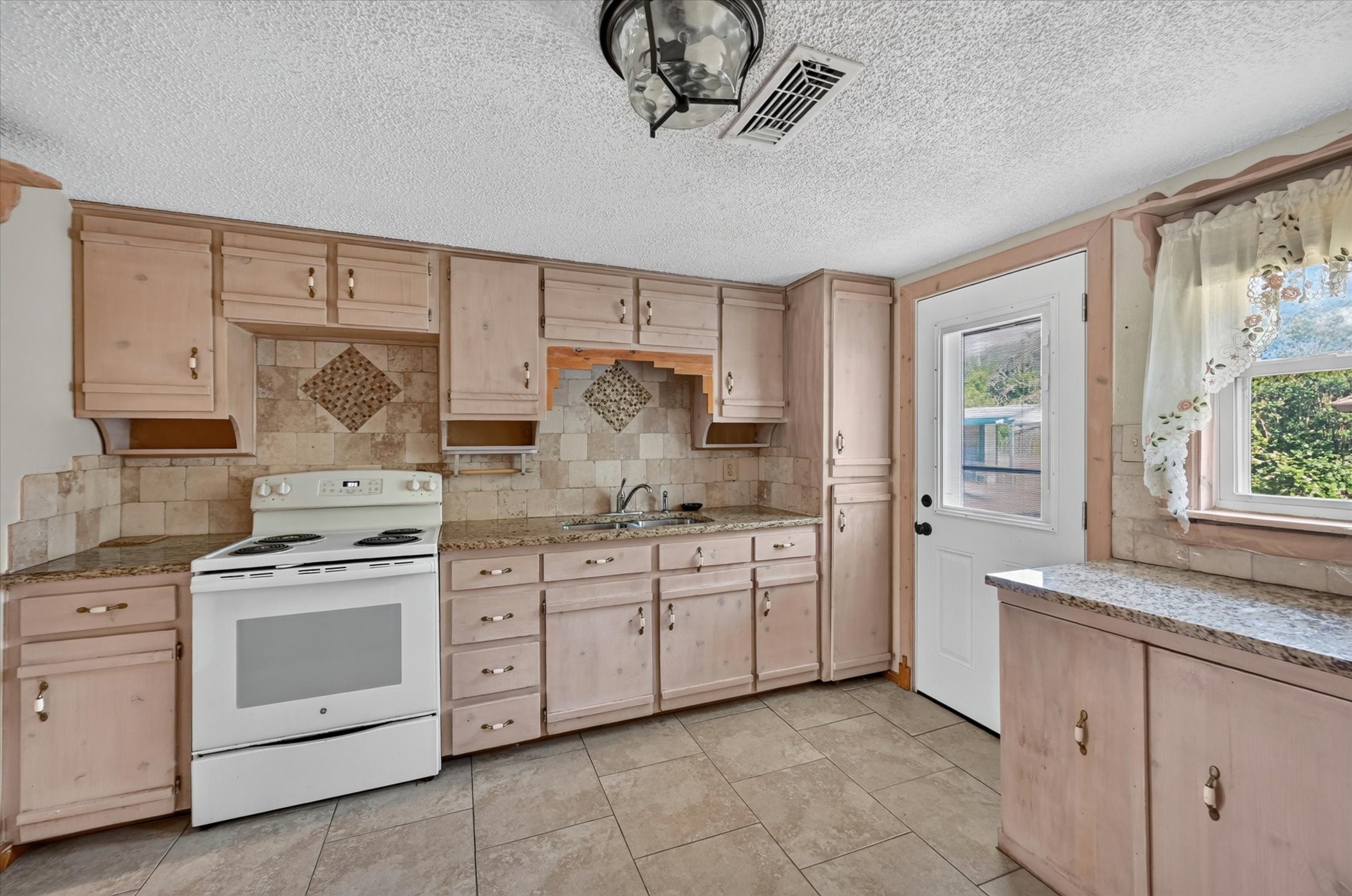 6709 County Road 527