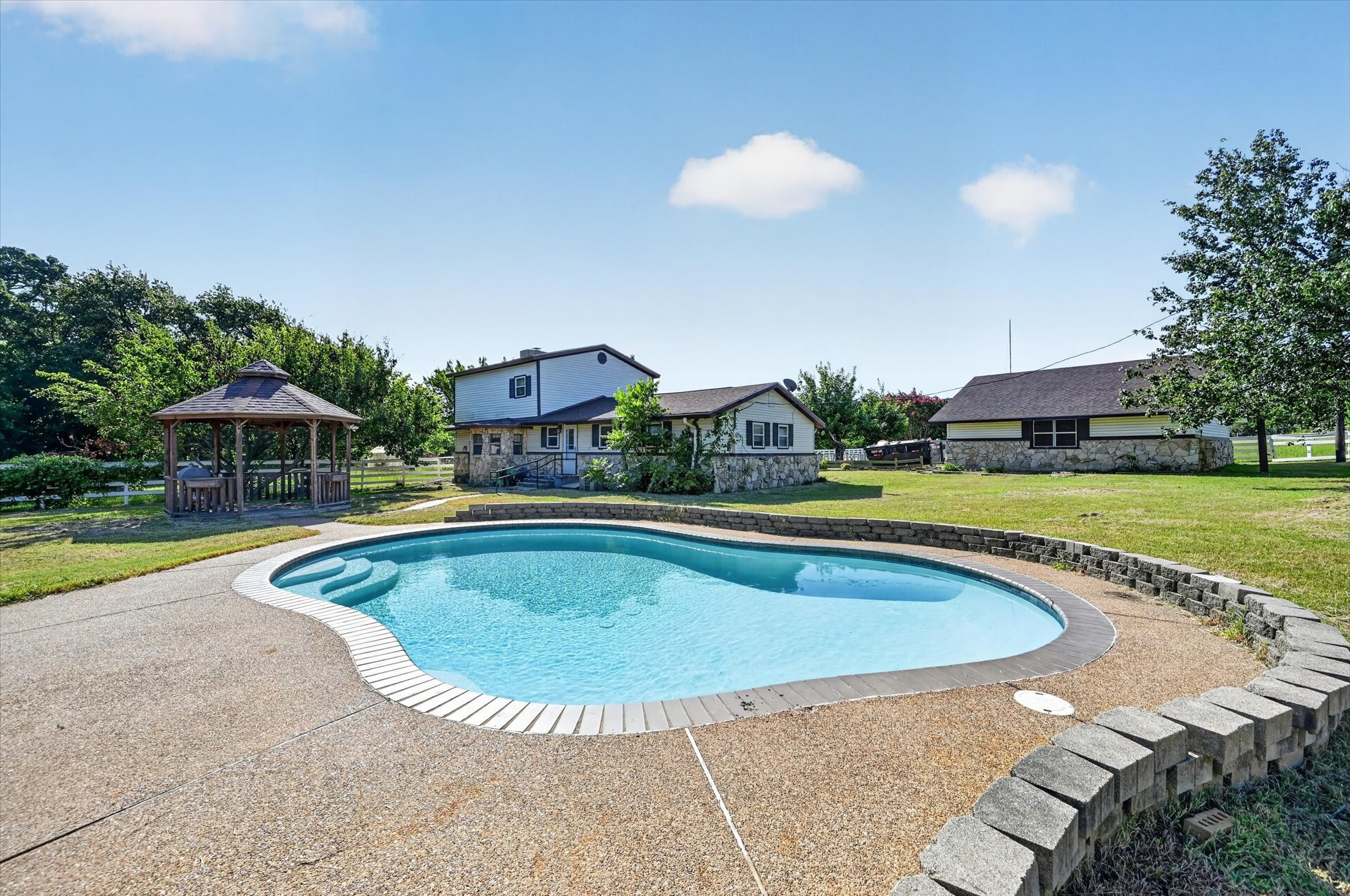 6709 County Road 527