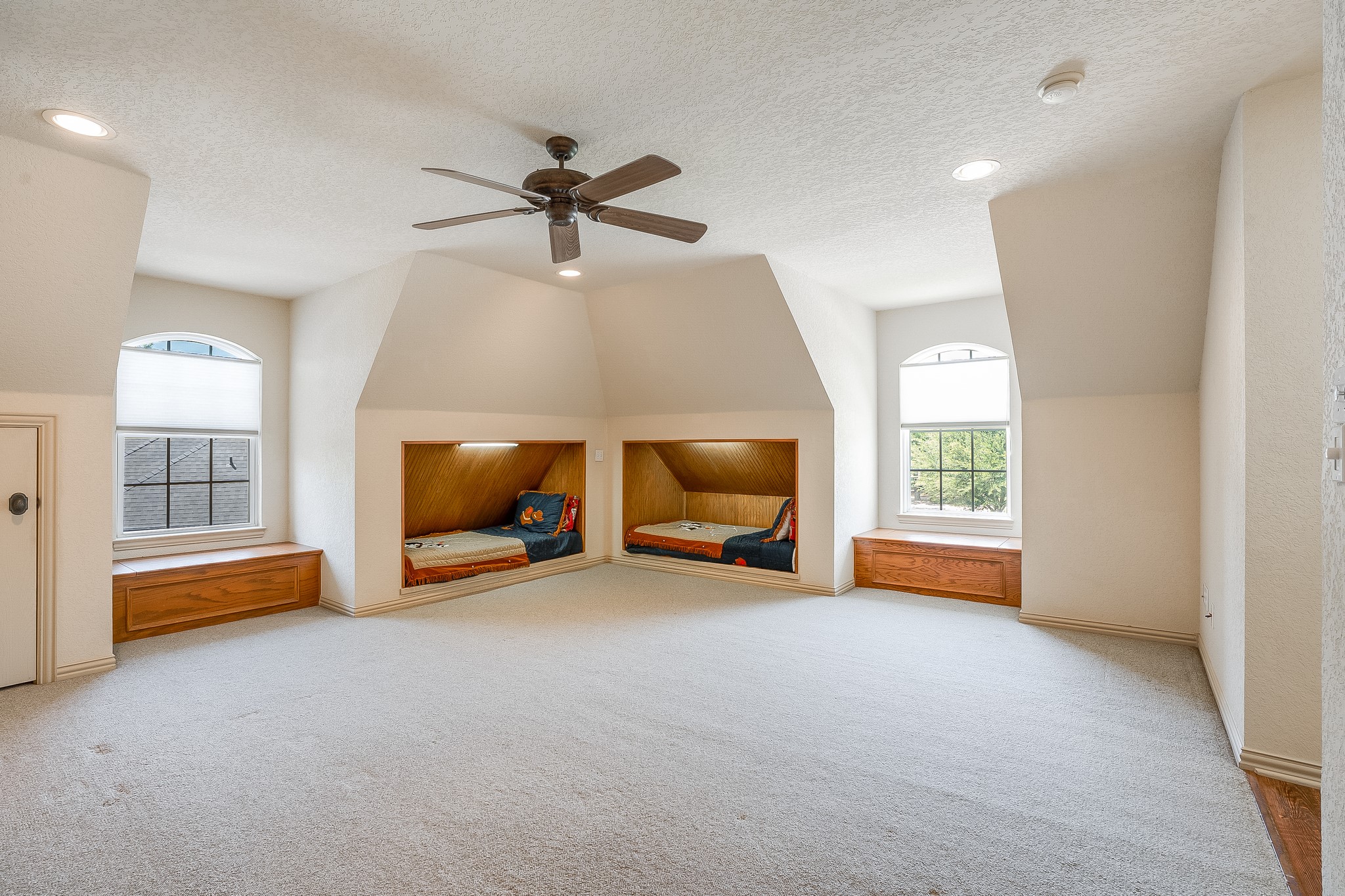 5809 Nutcracker Drive