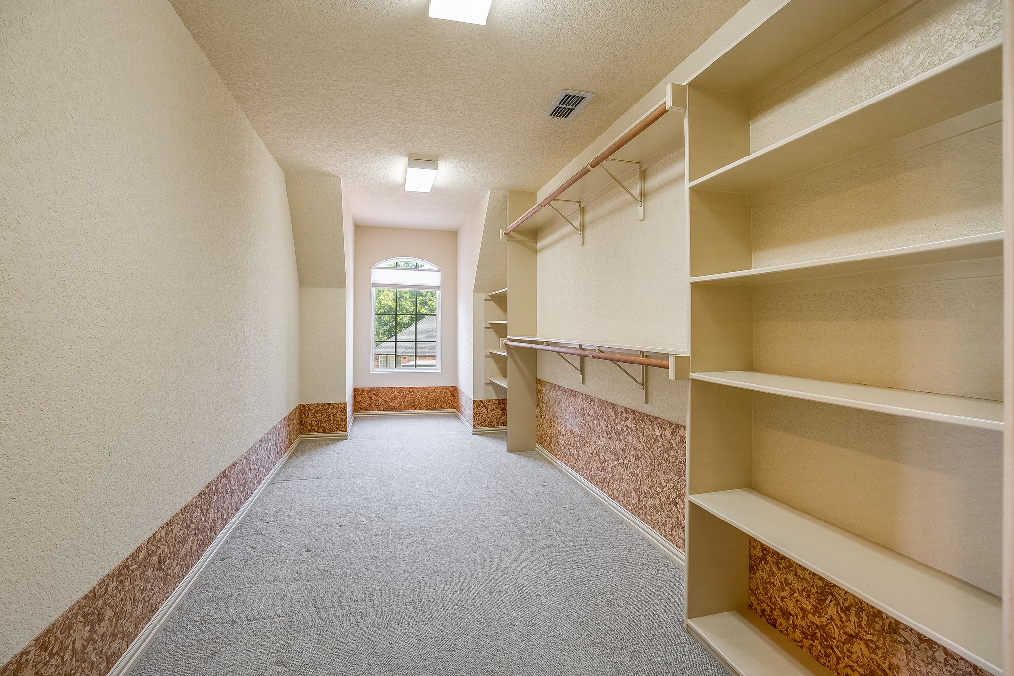 5809 Nutcracker Drive