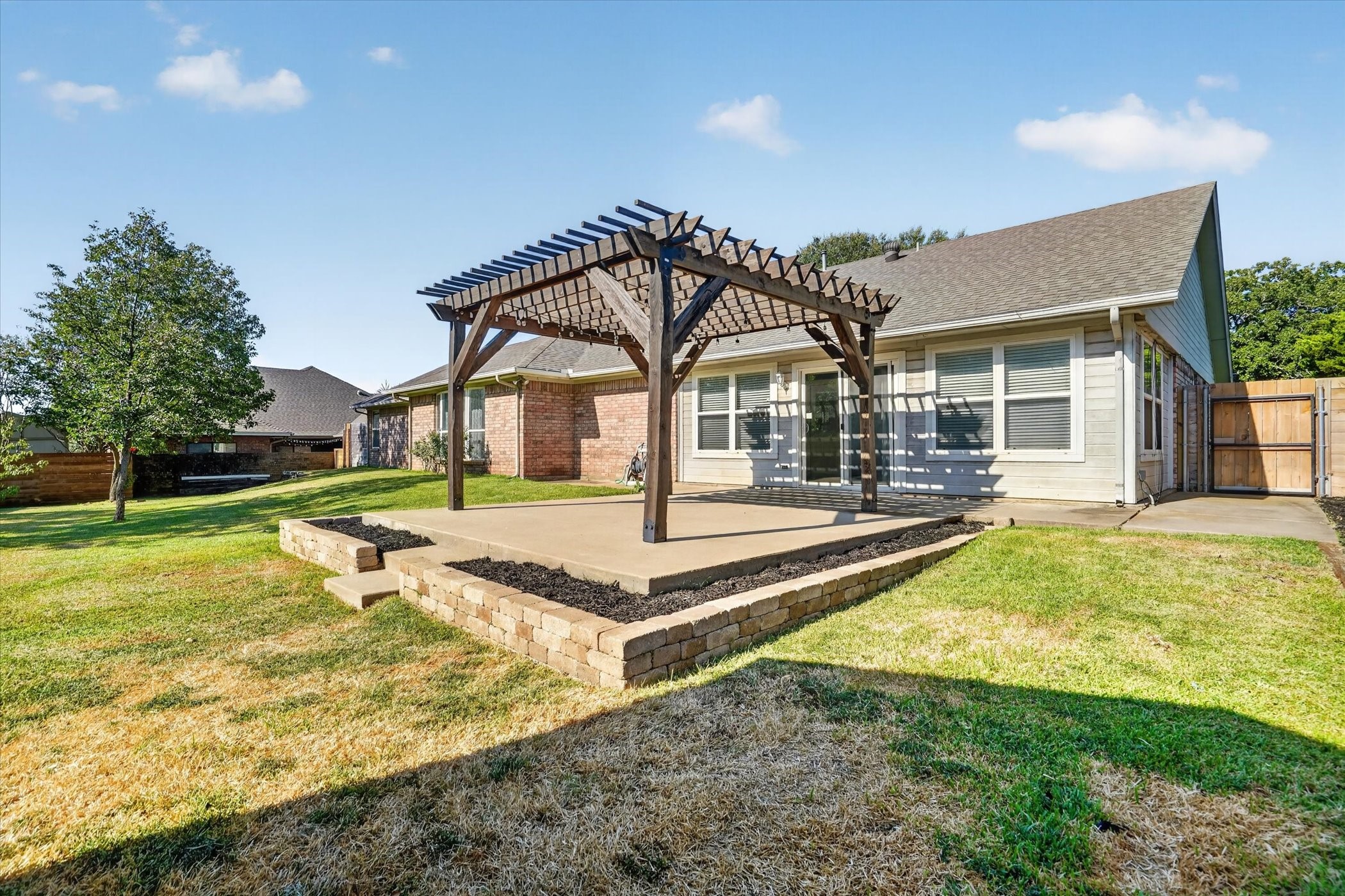 215 Mistletoe Lane