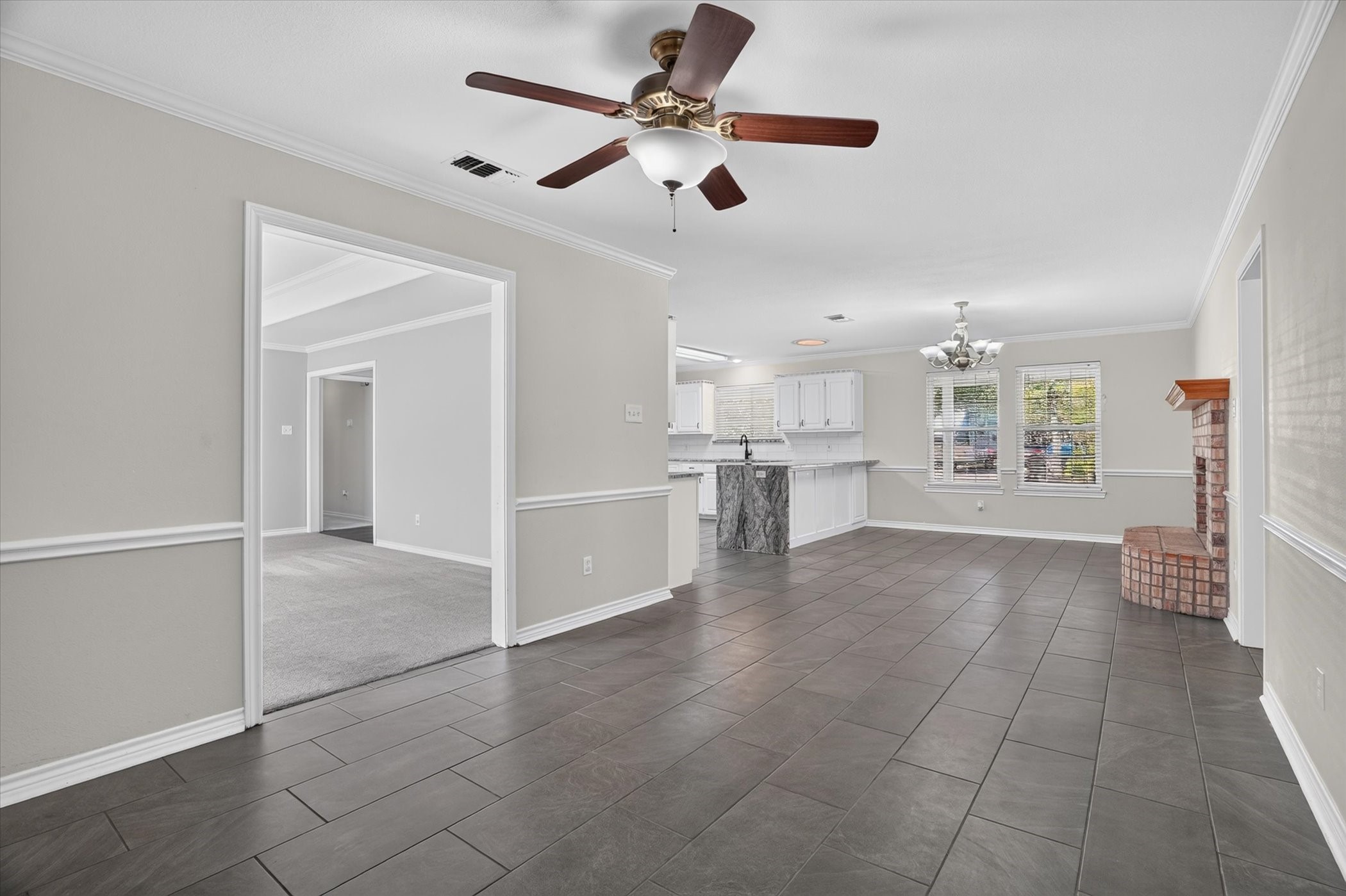 215 Mistletoe Lane