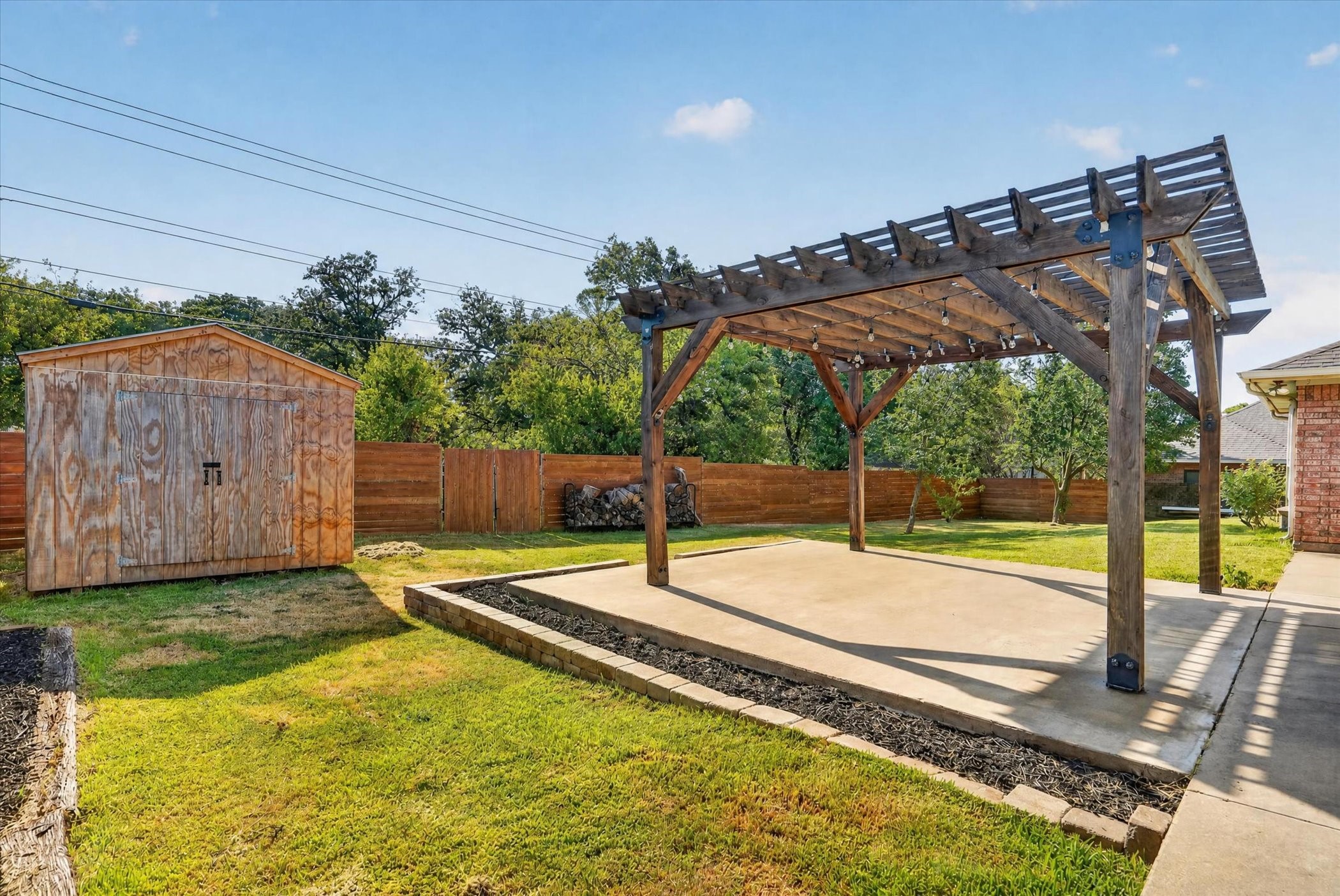 215 Mistletoe Lane