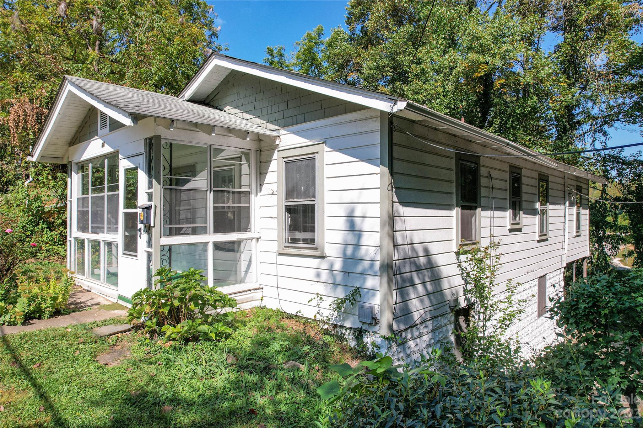 90 Oakwood Street