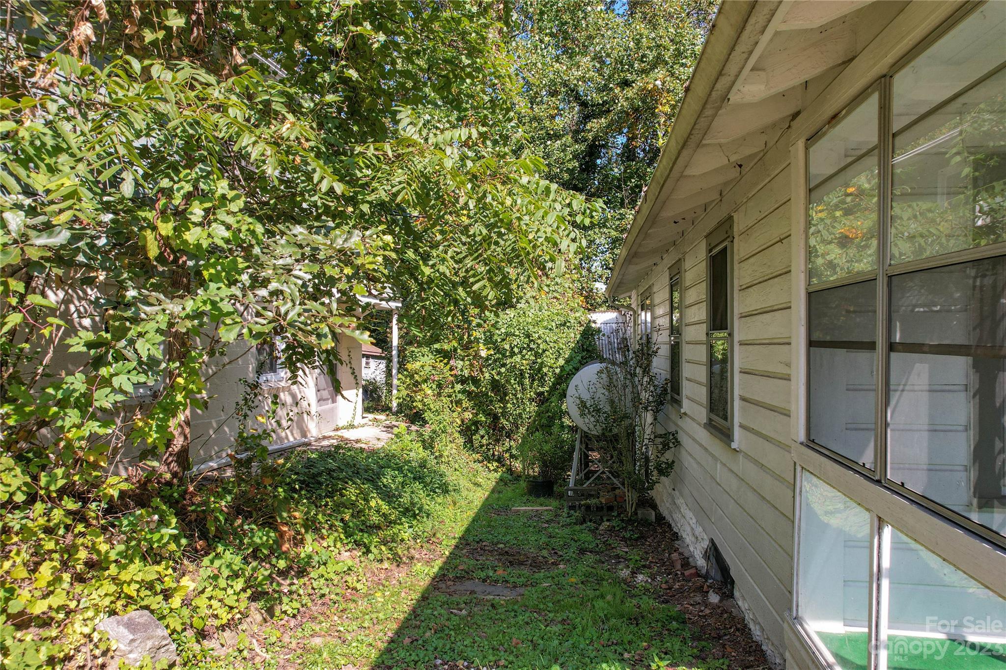 90 Oakwood Street