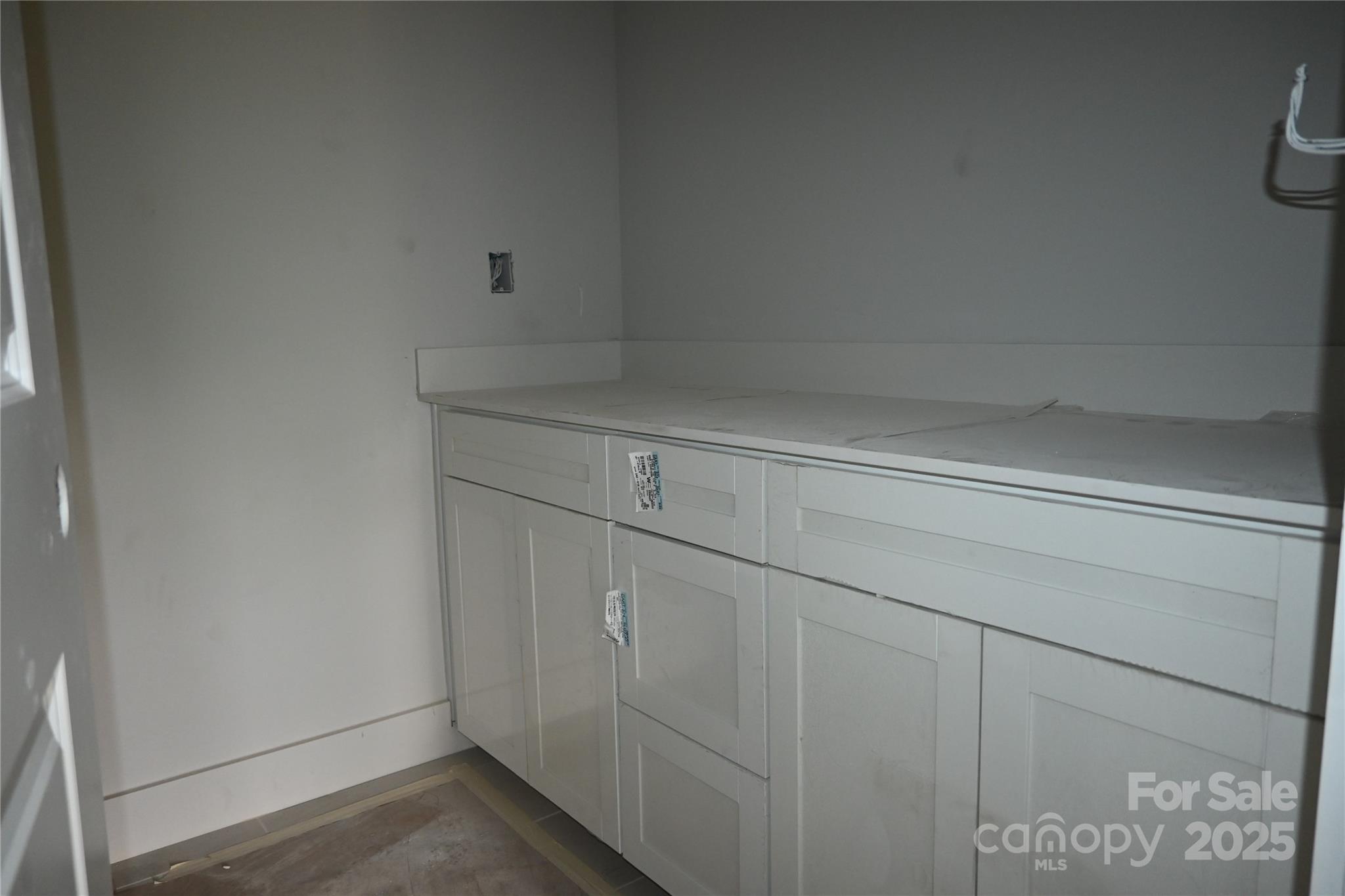 114 chapel crossing Lane Unit: 12